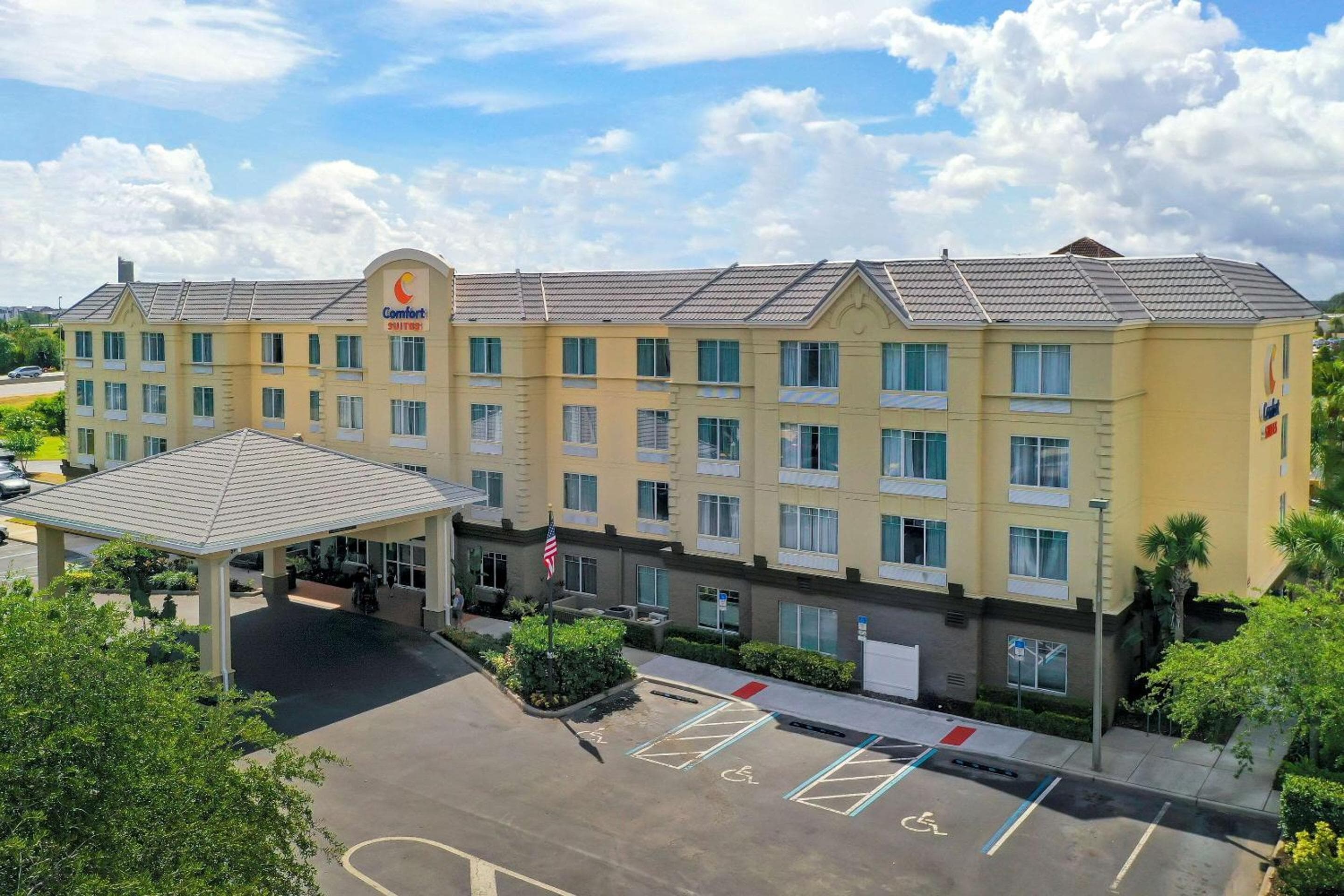 Comfort Suites cerca de Universal Orlando Resort — 3