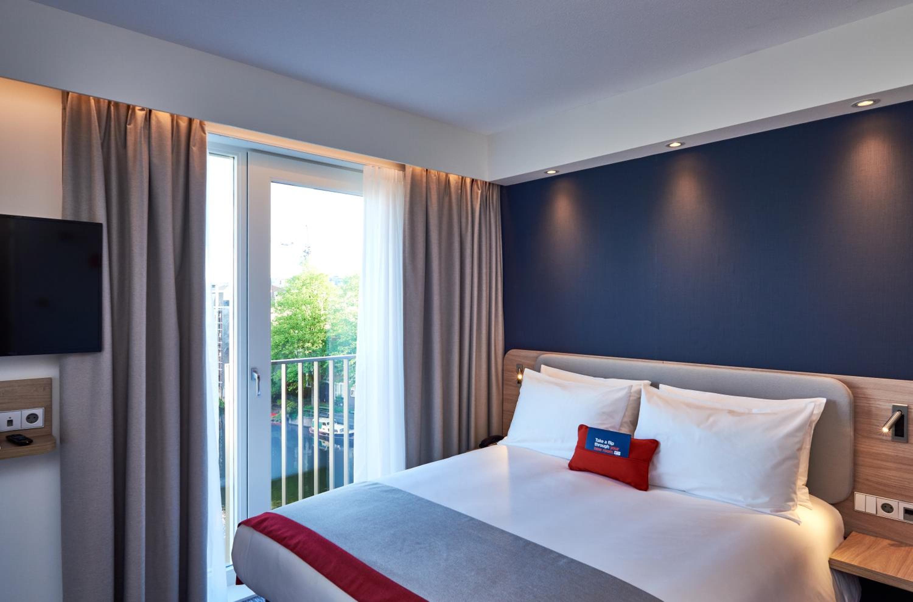 Holiday Inn Express Amsterdam - City Hall by IHG — 9