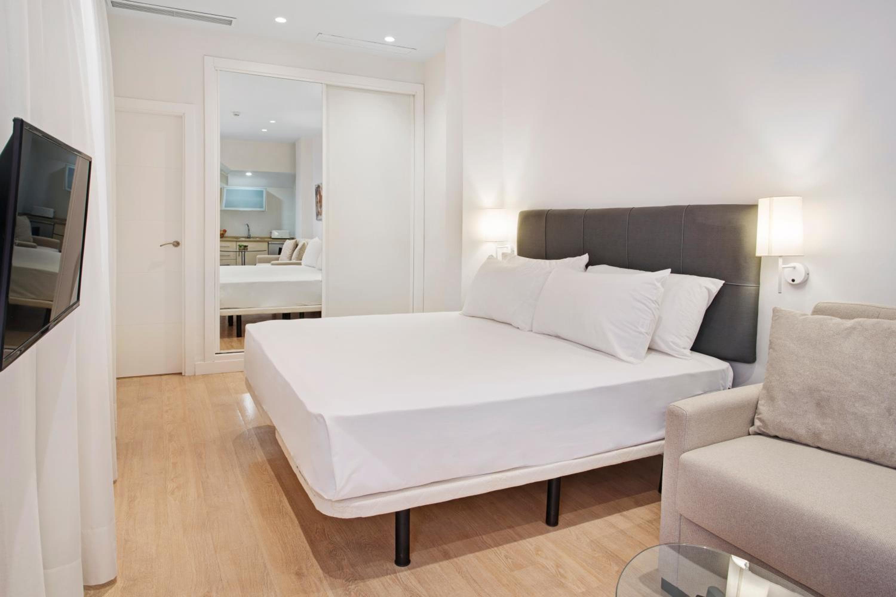 Apartamentos Metrópolis — 8