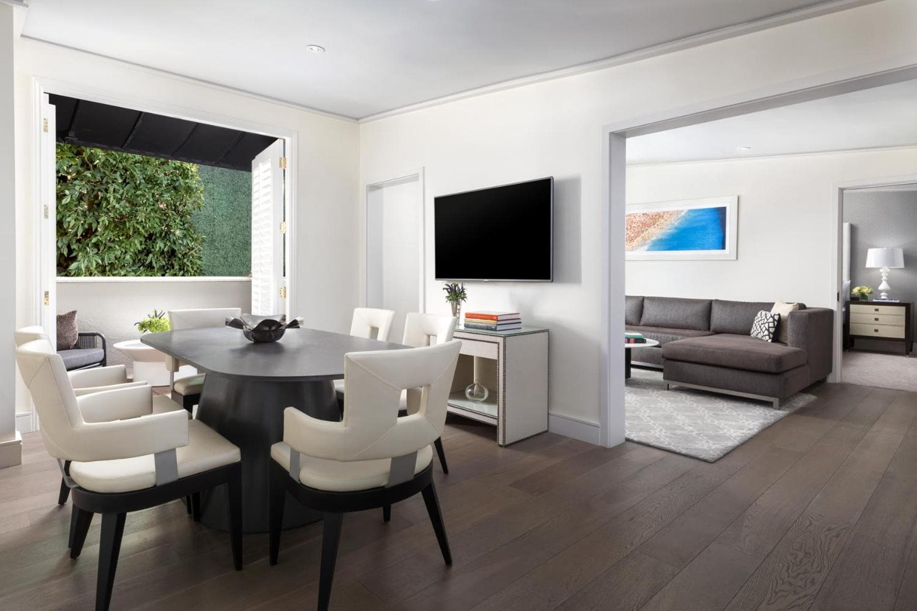 Mosaic Hotel Beverly Hills — 14