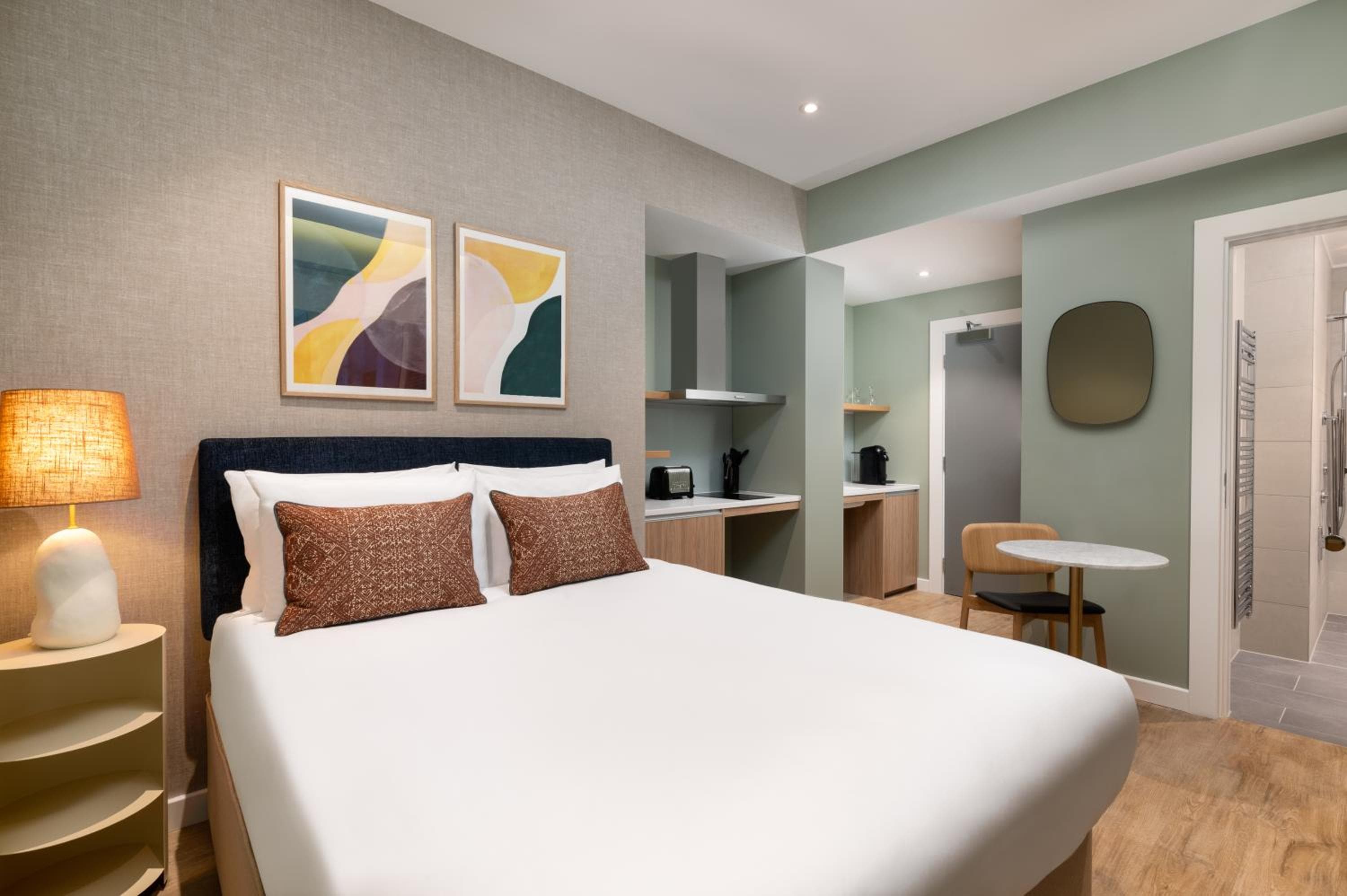 Hotel Lincoln — 14
