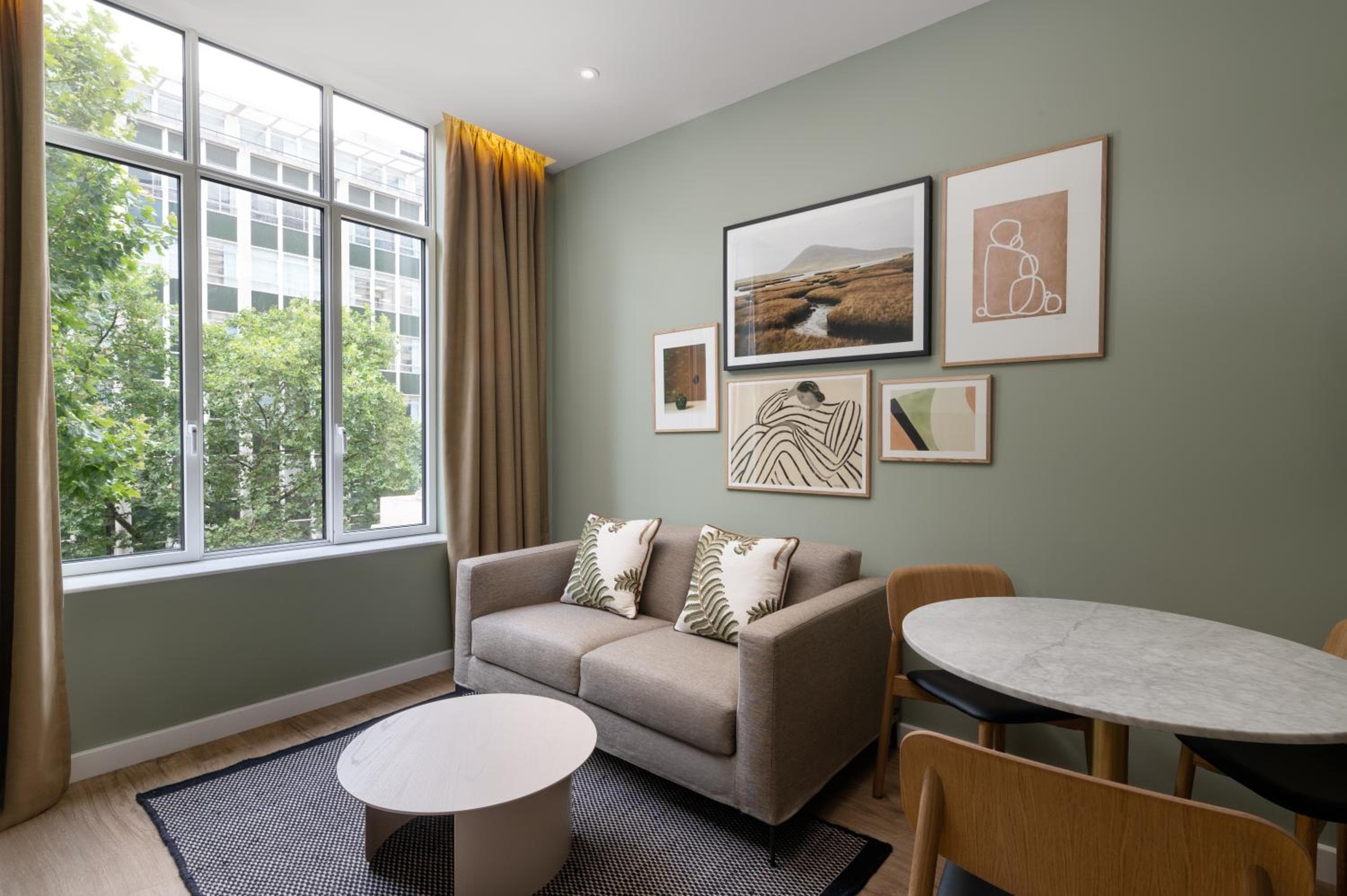 Hotel Lincoln — 9