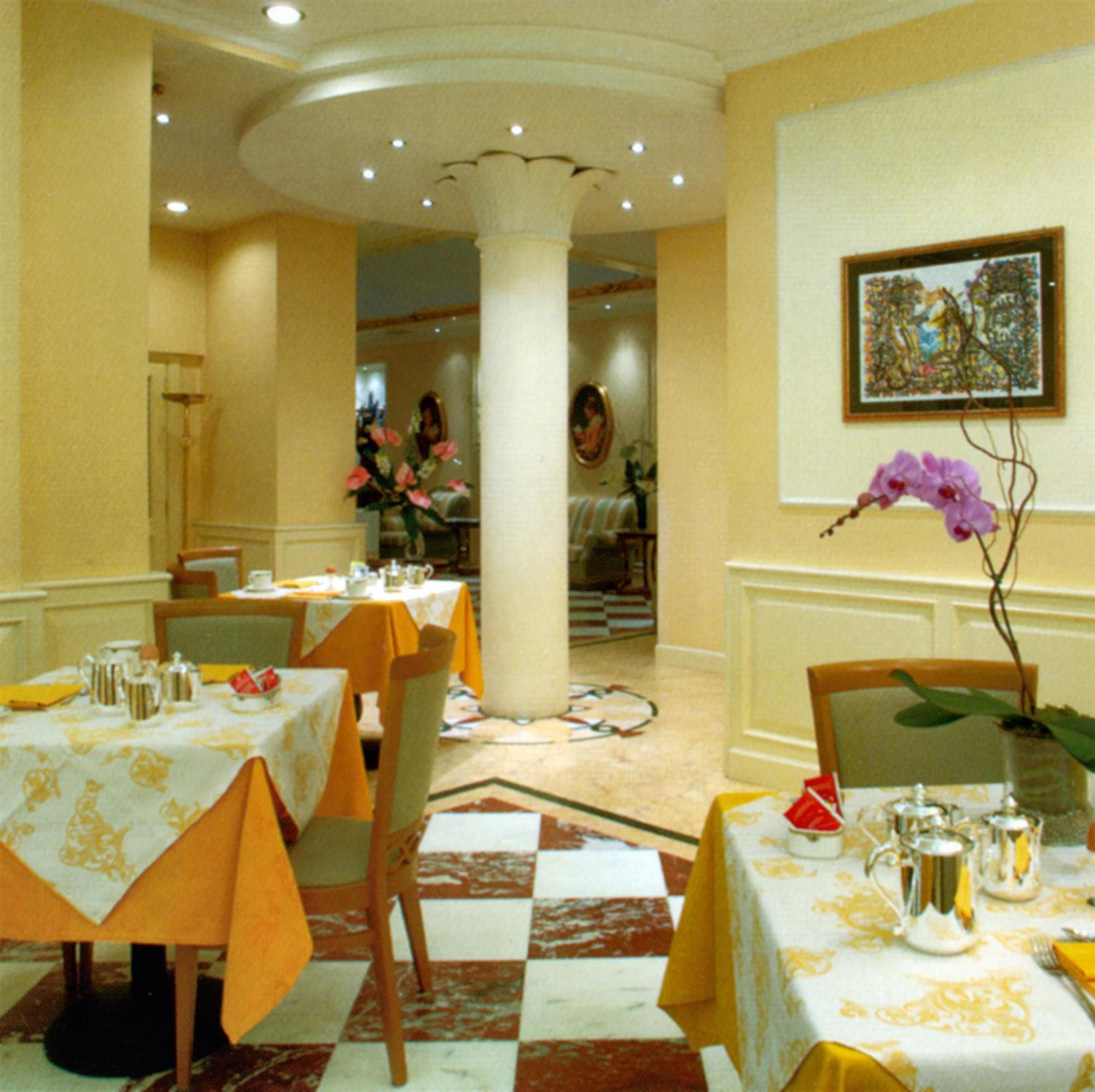 Andreola Central Hotel — 10