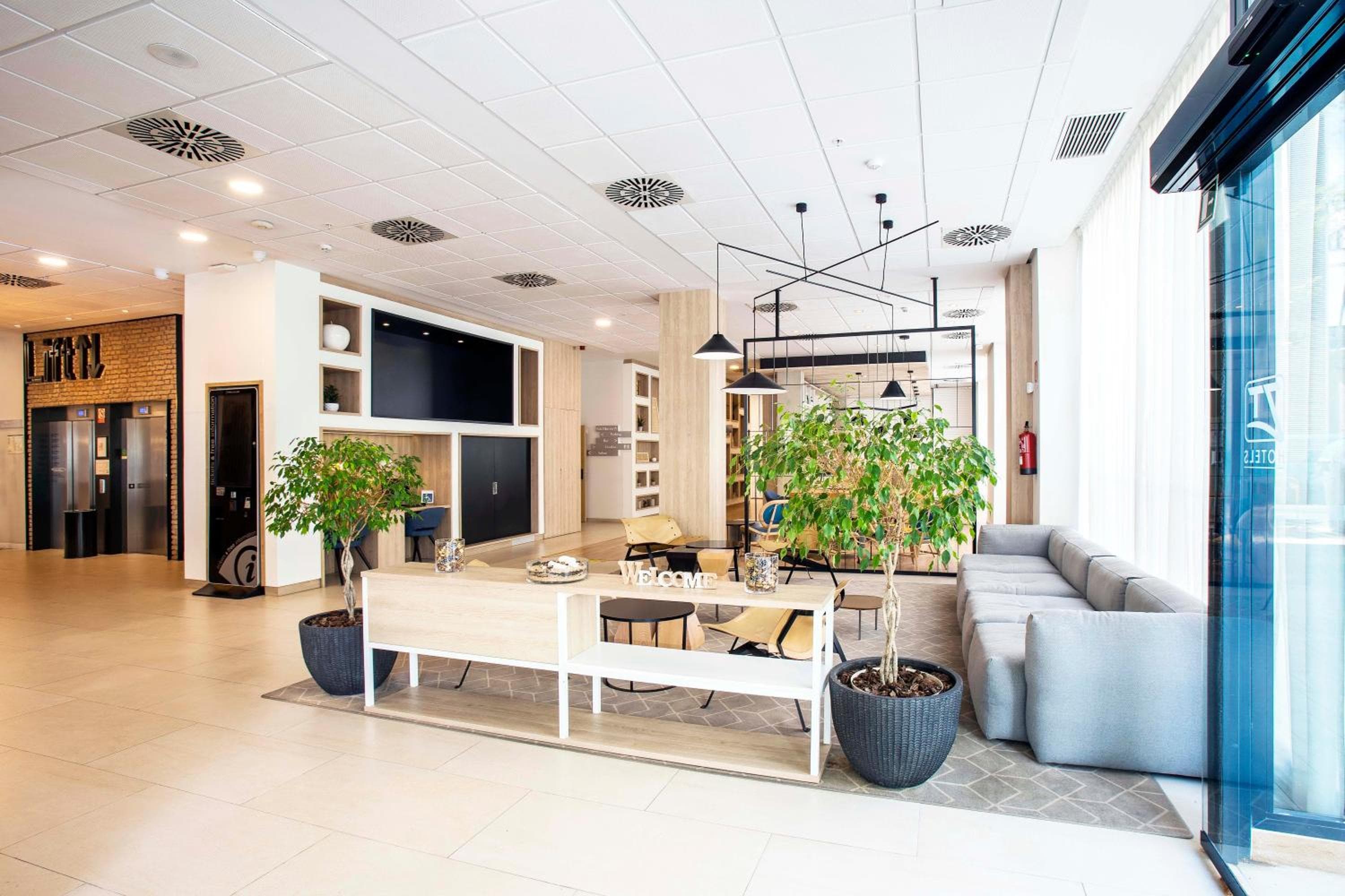 Golden Hotel Barcelona — 4