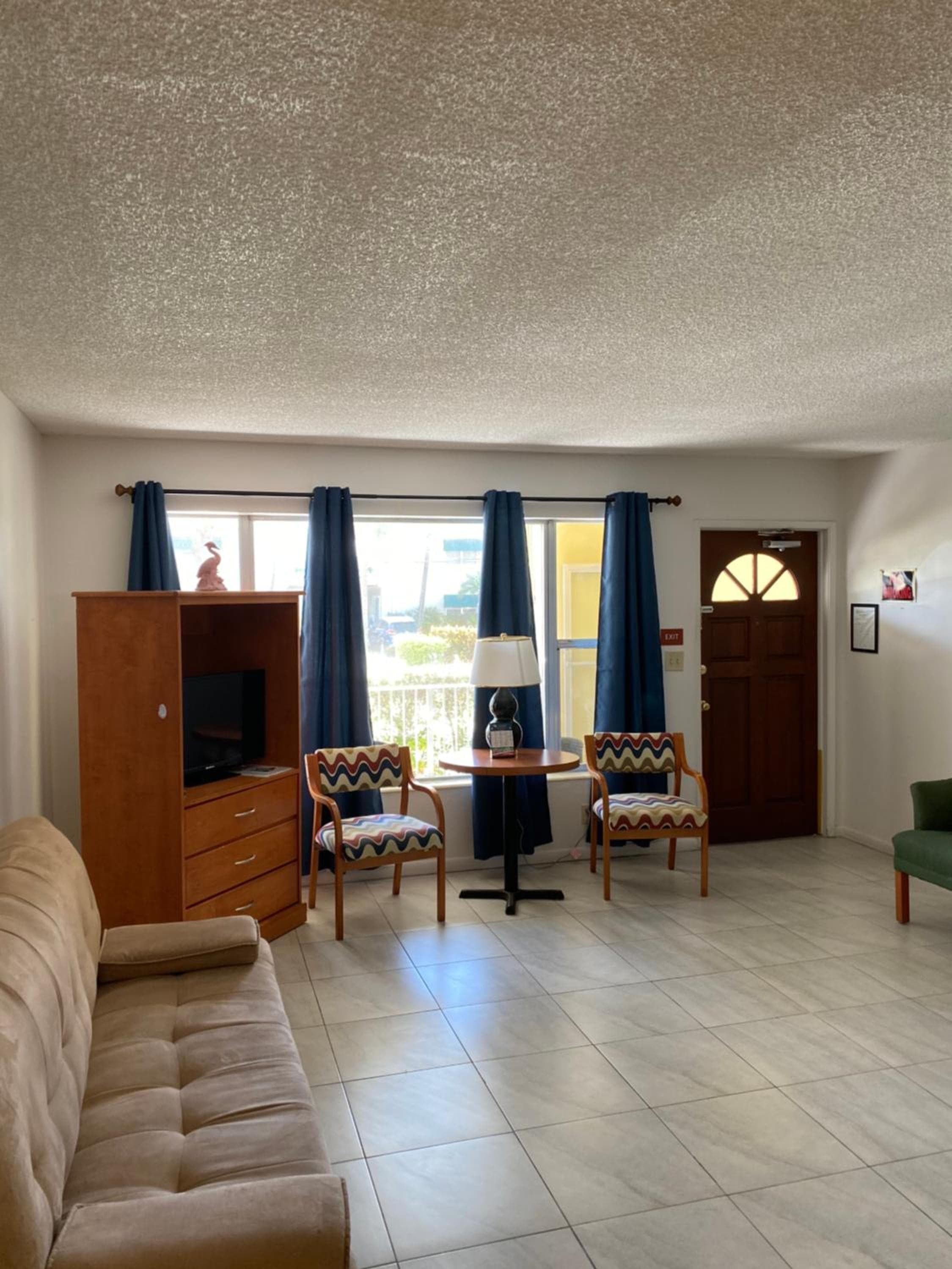 Dee Jay Beach Resort — 7