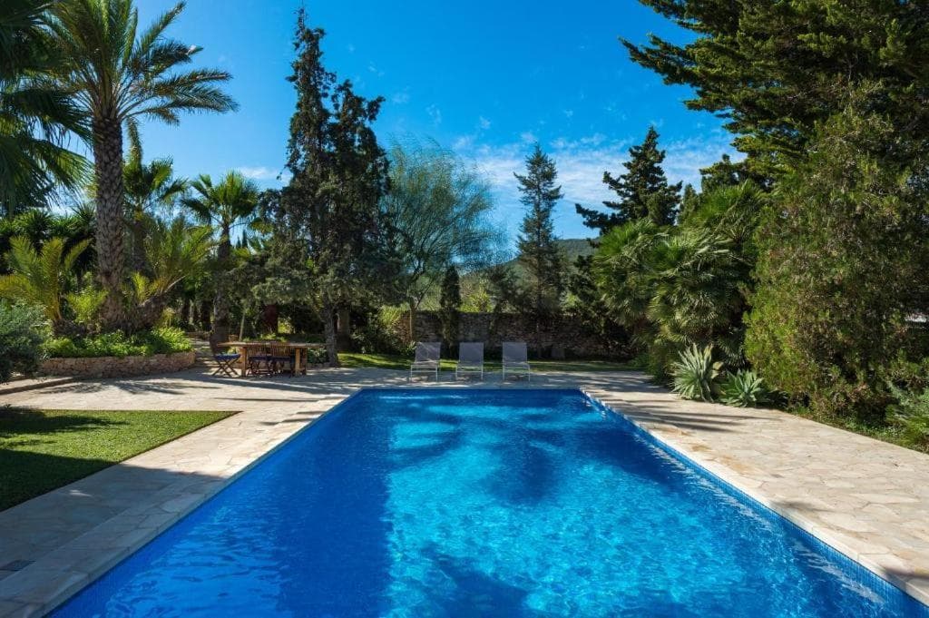 Villa Rosa — 4