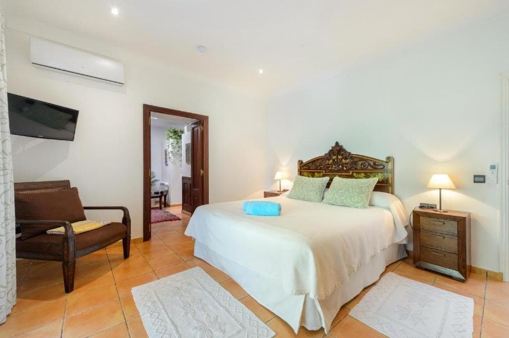 Villa Rosa — 12