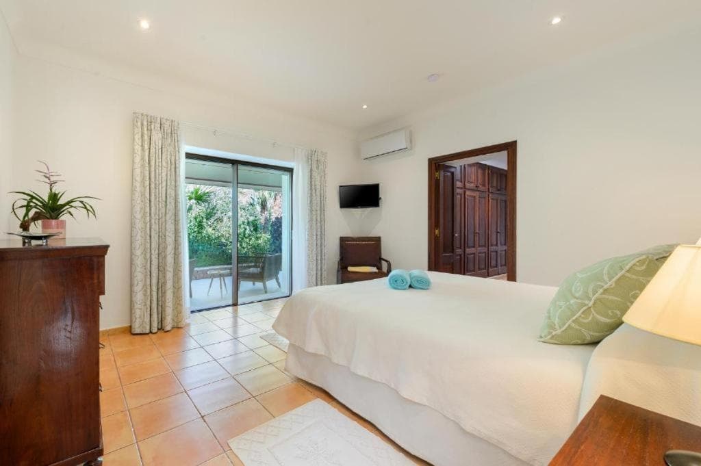 Villa Rosa — 14