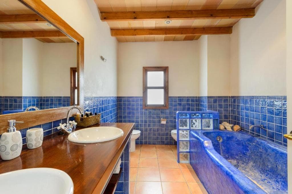 Villa Rosa — 8