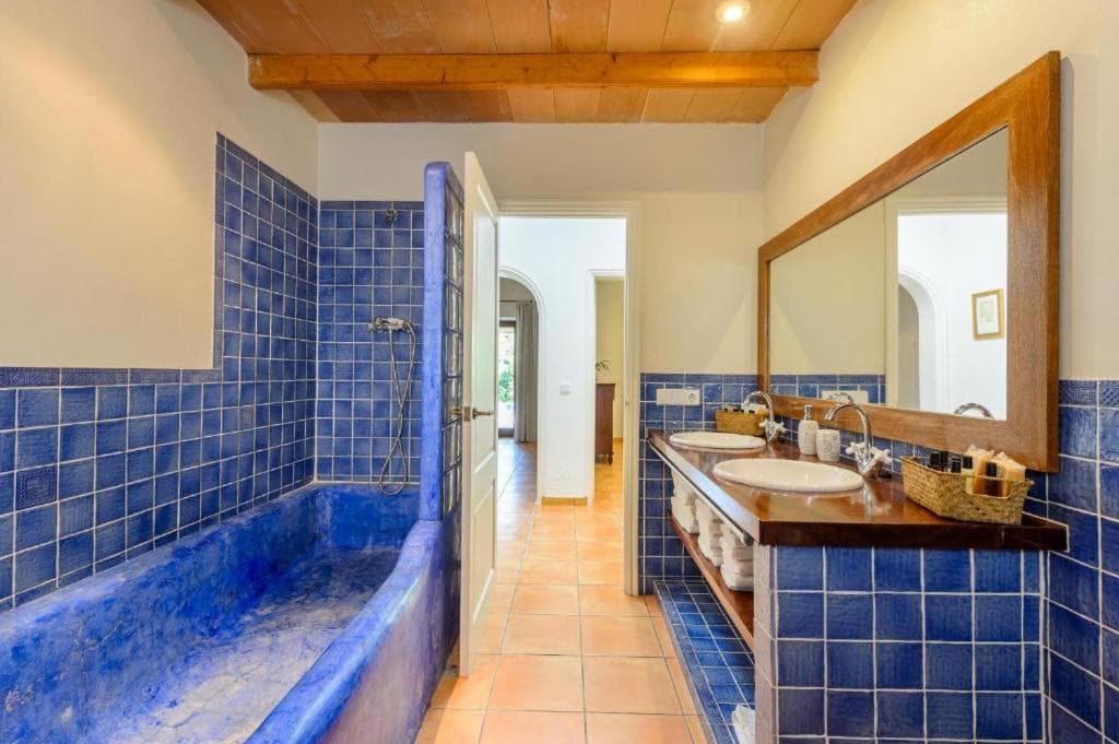 Villa Rosa — 6