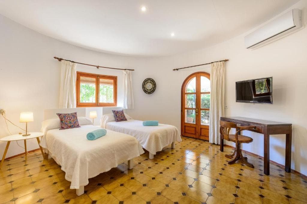 Villa Rosa — 9