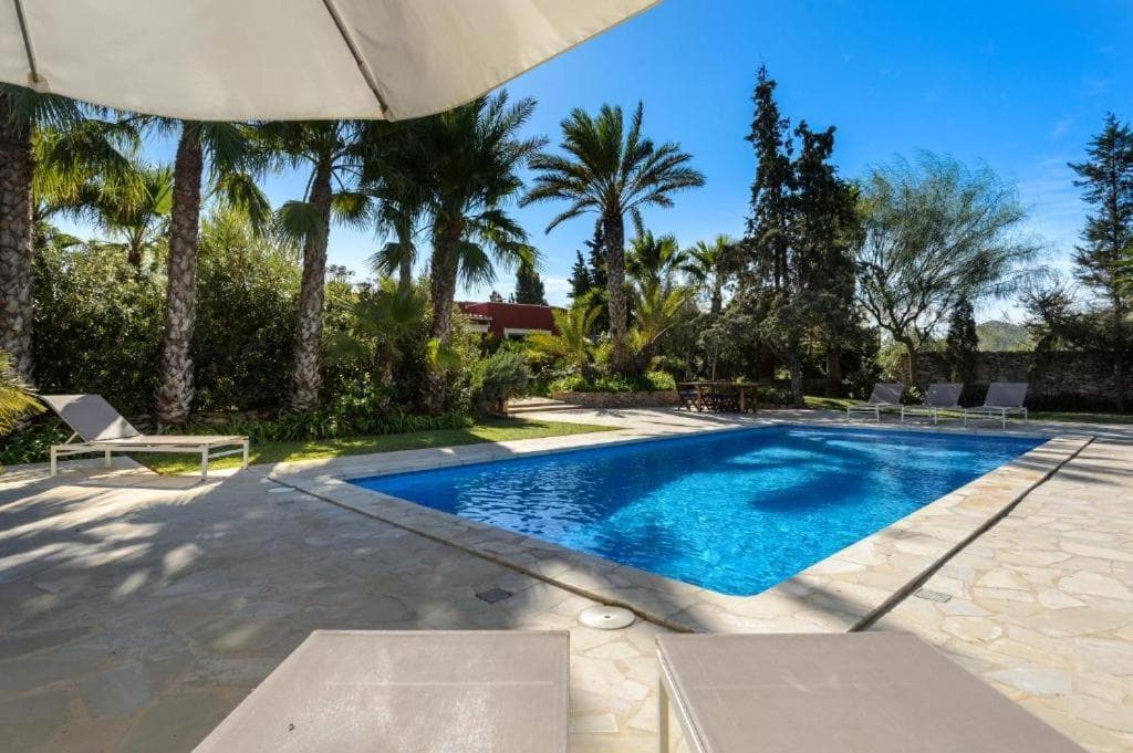 Villa Rosa — 3