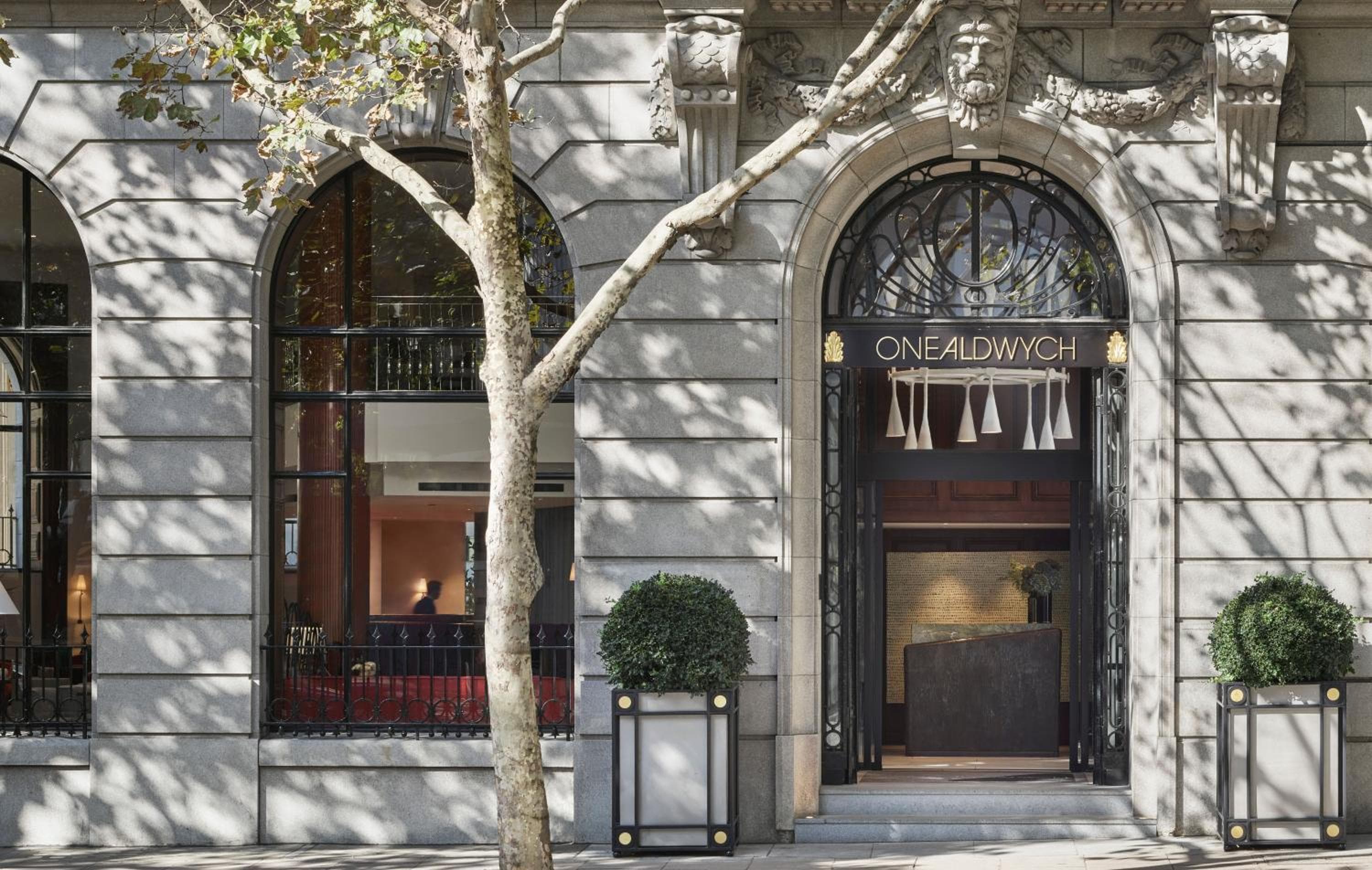 Un Aldwych — 1