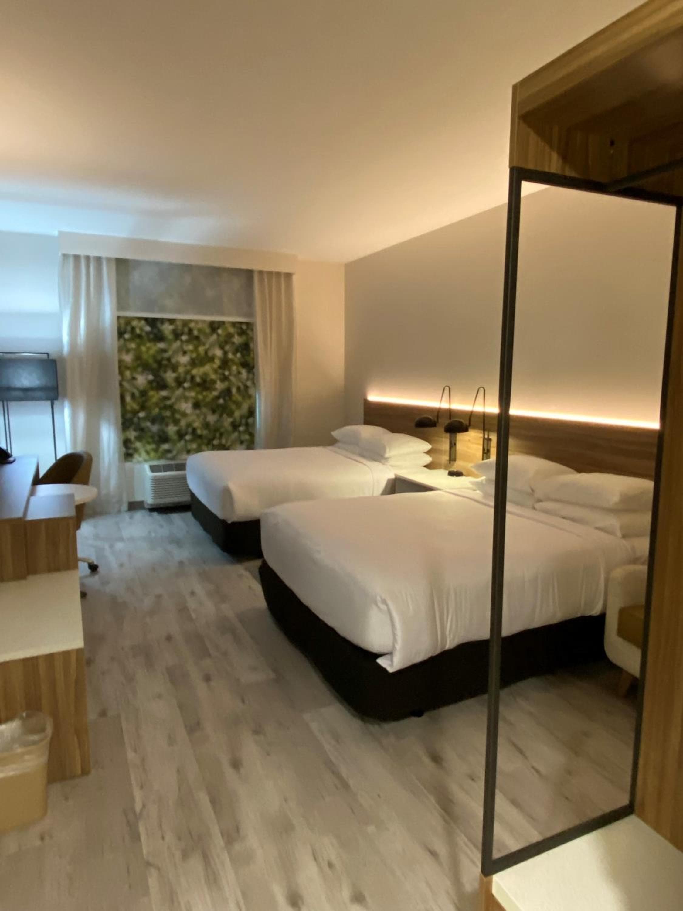 Wyndham Garden Orlando Airport - Free Airport Shuttle - PARK N' FLY Available — 30