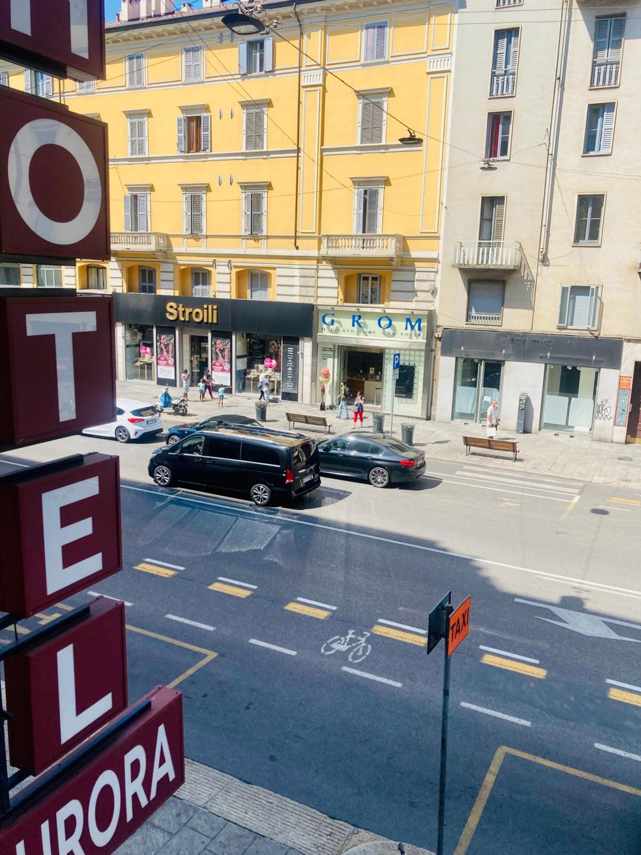 Hotel Aurora — 1