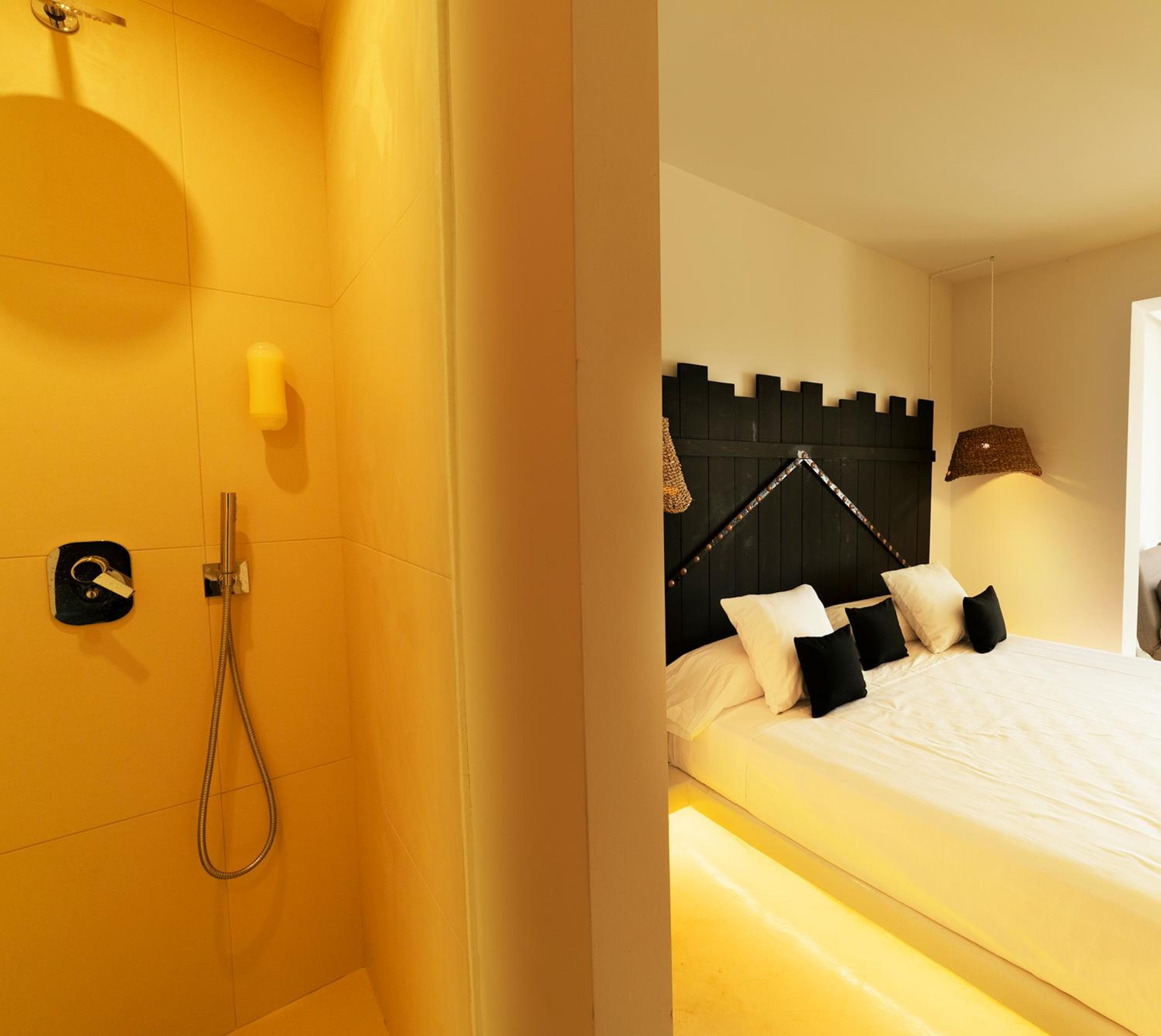 OM Hotel — 13