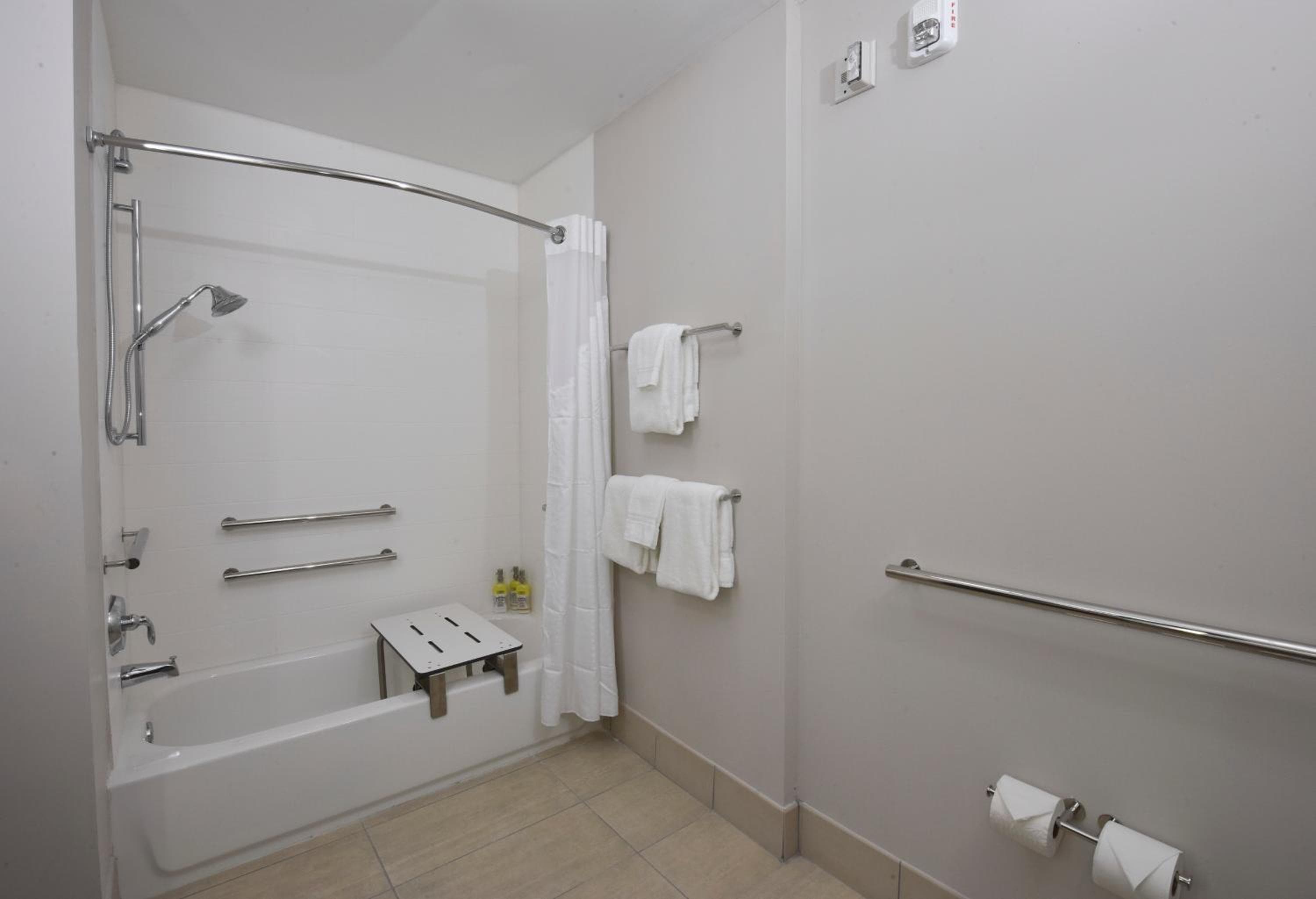 Holiday Inn Express & Suites - Orlando - Southeast, ein IHG Hotel — 6