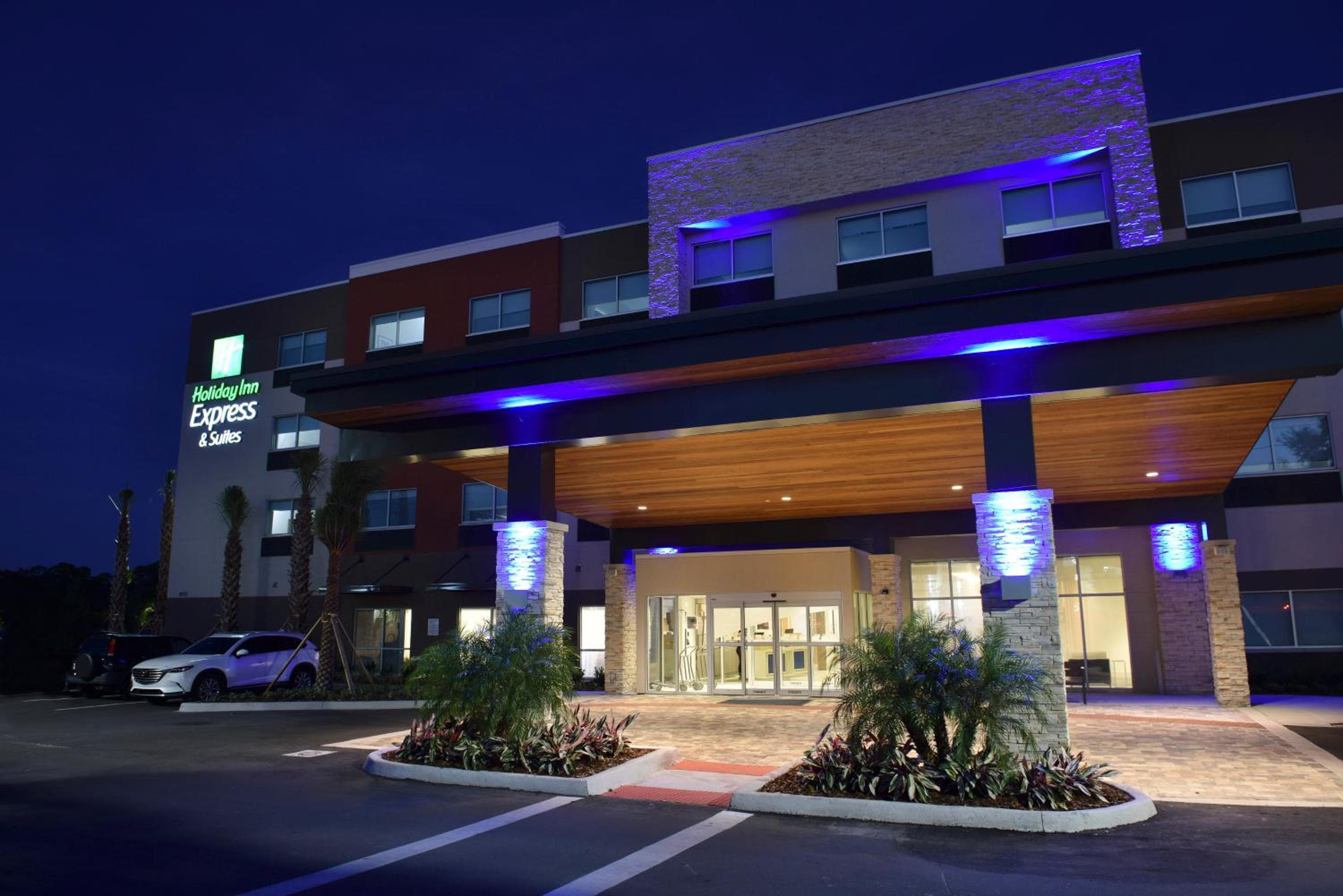Holiday Inn Express & Suites - Orlando - Southeast, ein IHG Hotel — 7