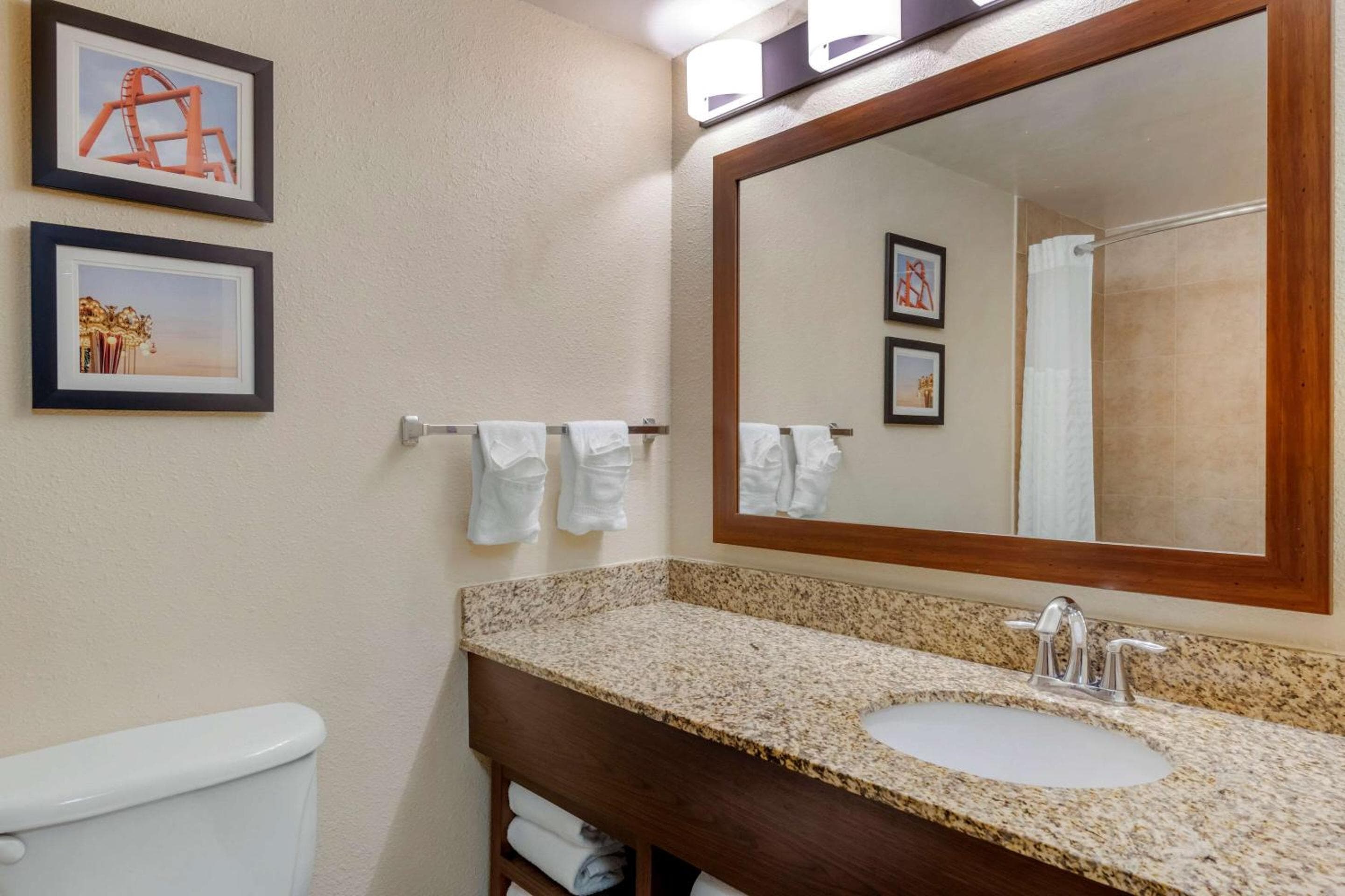 Comfort Suites cerca de Universal Orlando Resort — 10