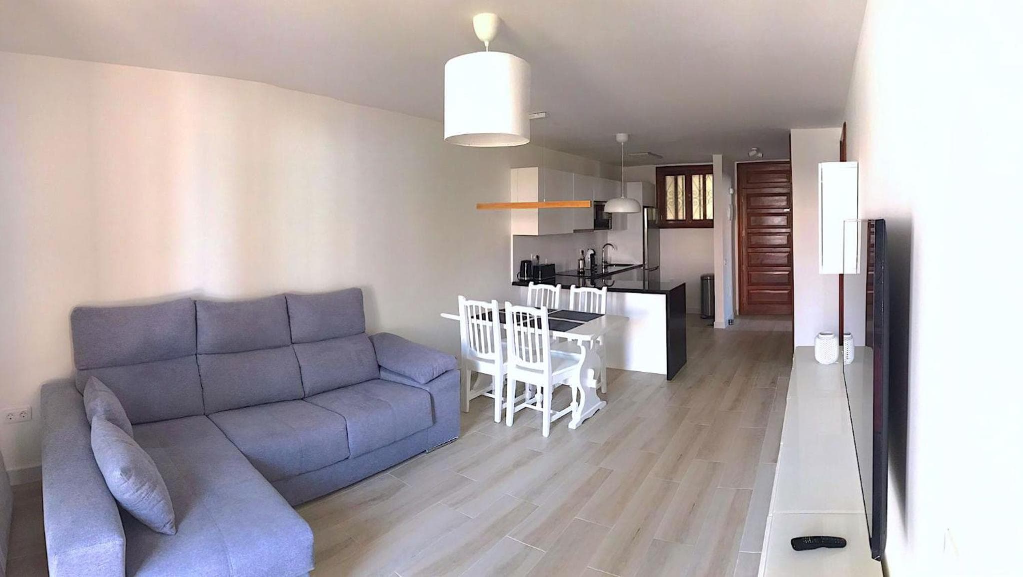 Parque Santiago I - 2 Bedroom - 1 Bathroom - Open plan living - Kitchen area - Extra large balcony - First Floor Apartment — 4