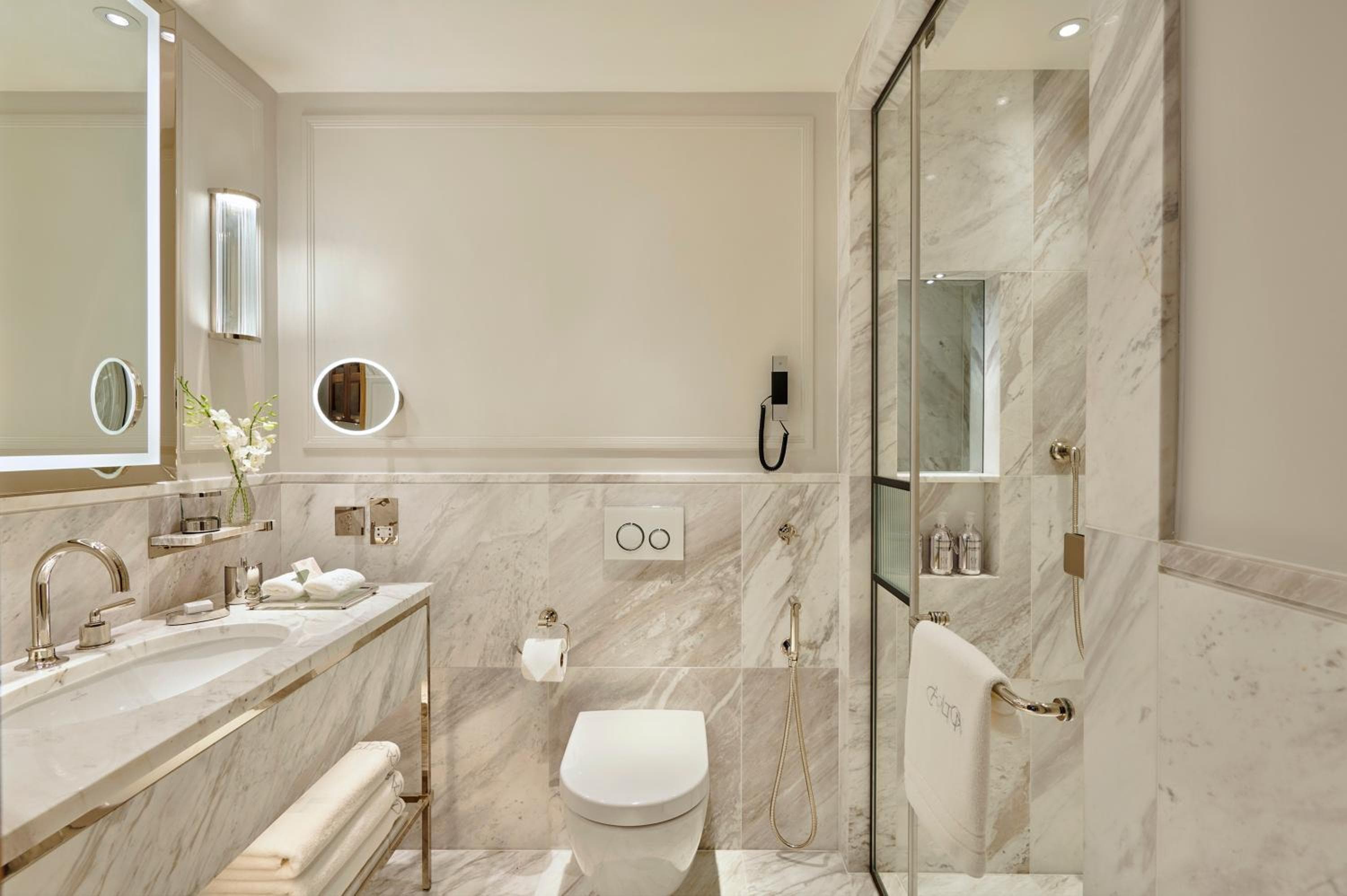 Jumeirah Carlton Tower London — 24