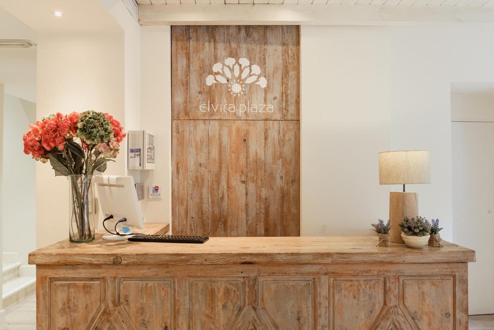 Hotel Boutique Elvira Plaza — 9