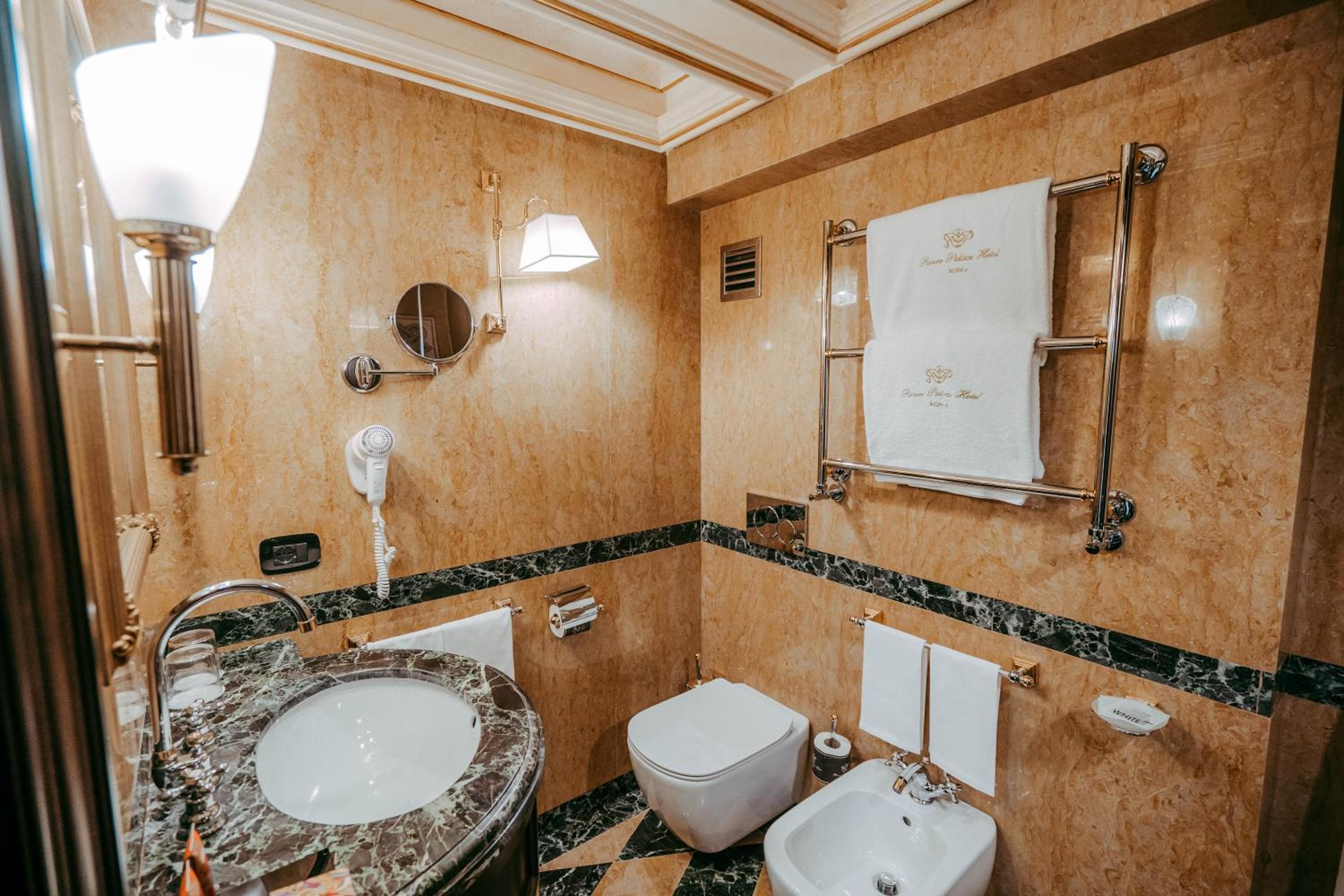 Hotel Palacio del Río — 4