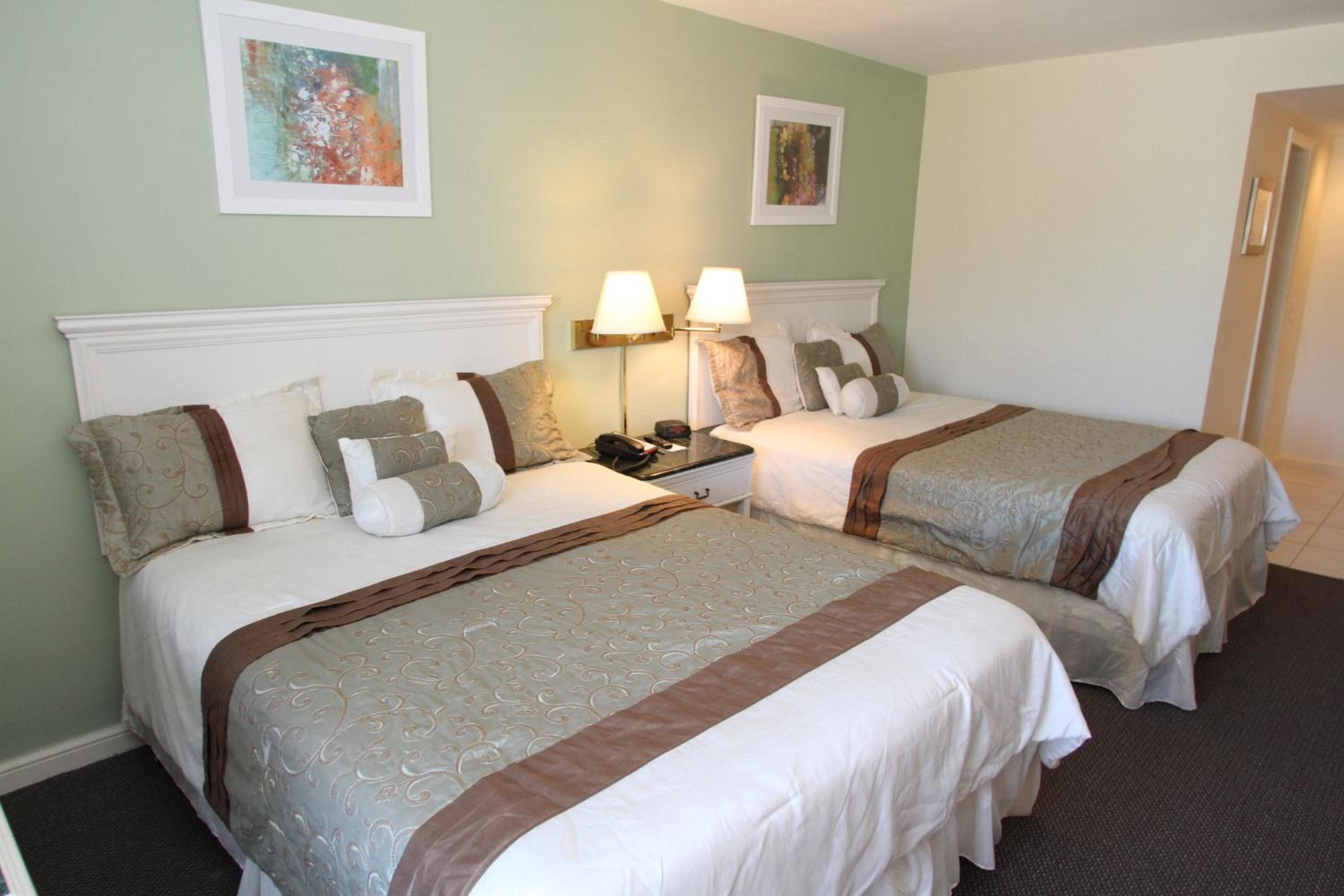 Hotel Chateaubleau — 10