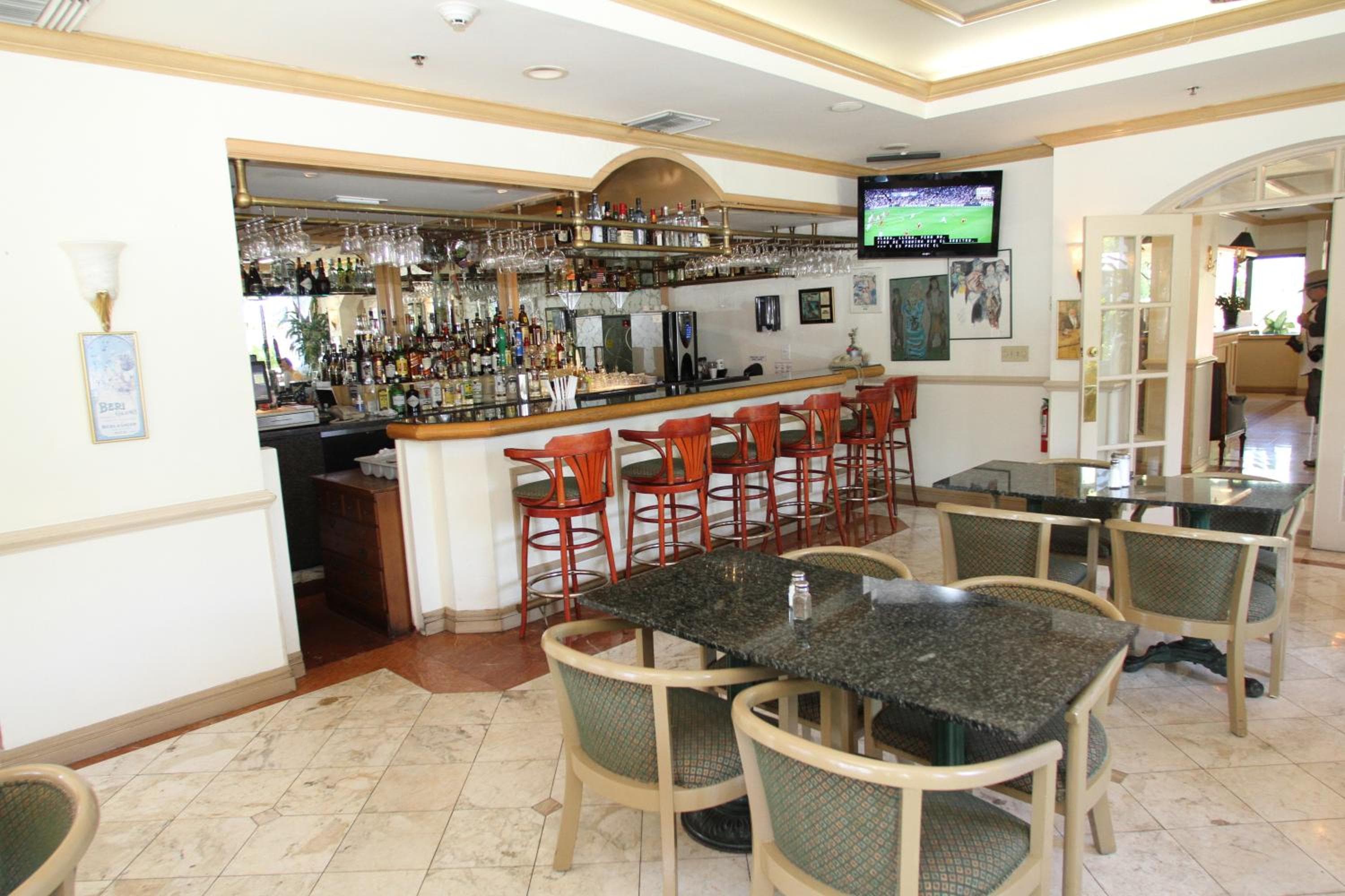 Hotel Chateaubleau — 8