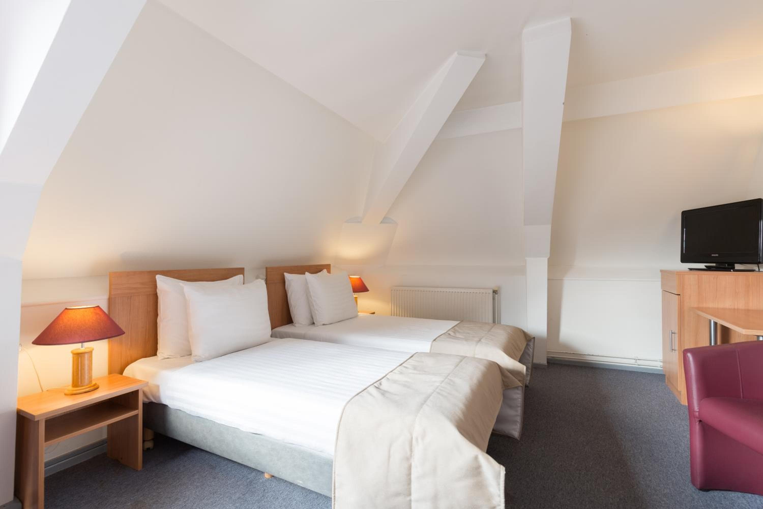 Rho Hotel — 10
