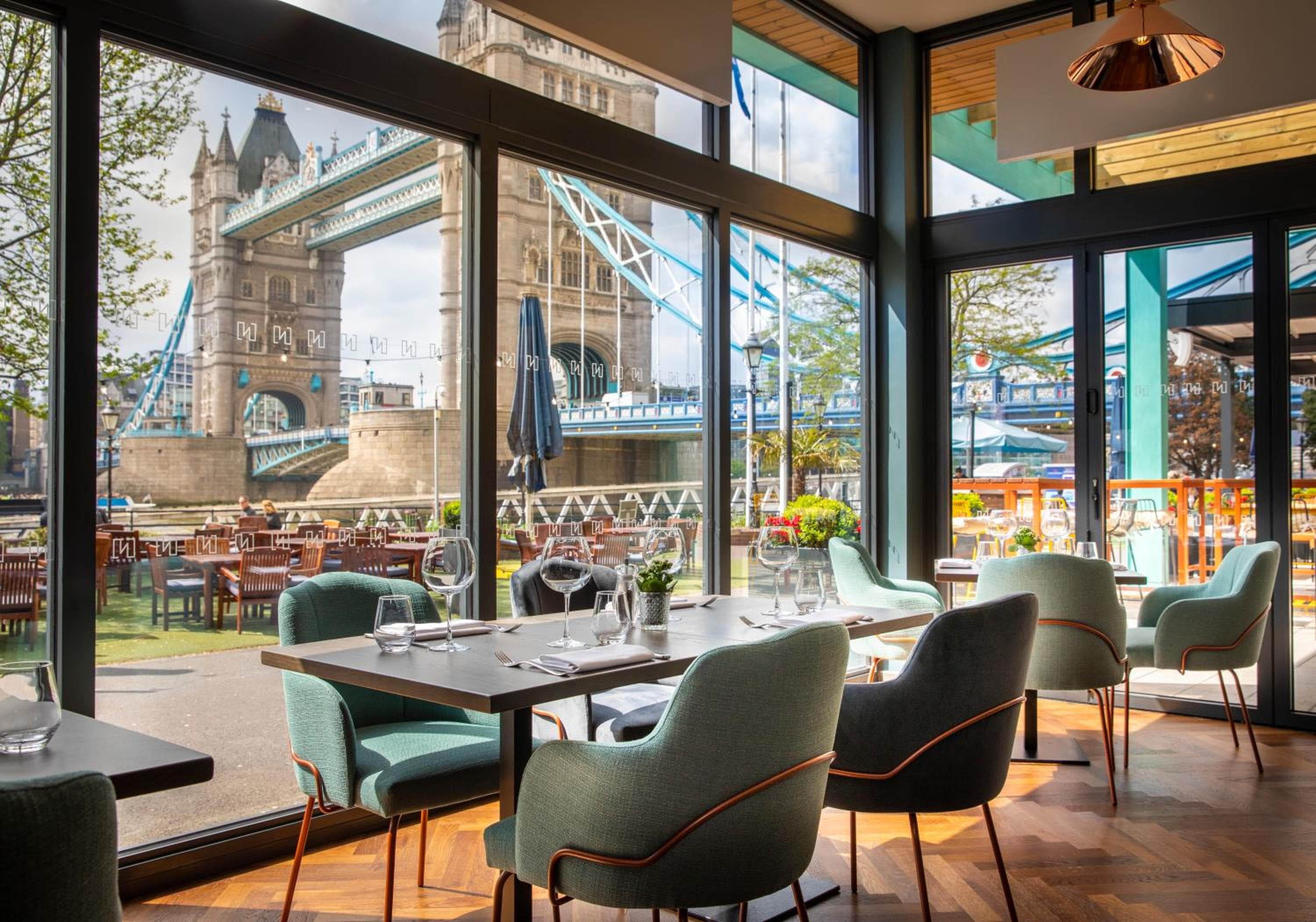 Il Tower Hotel, Londra — 16