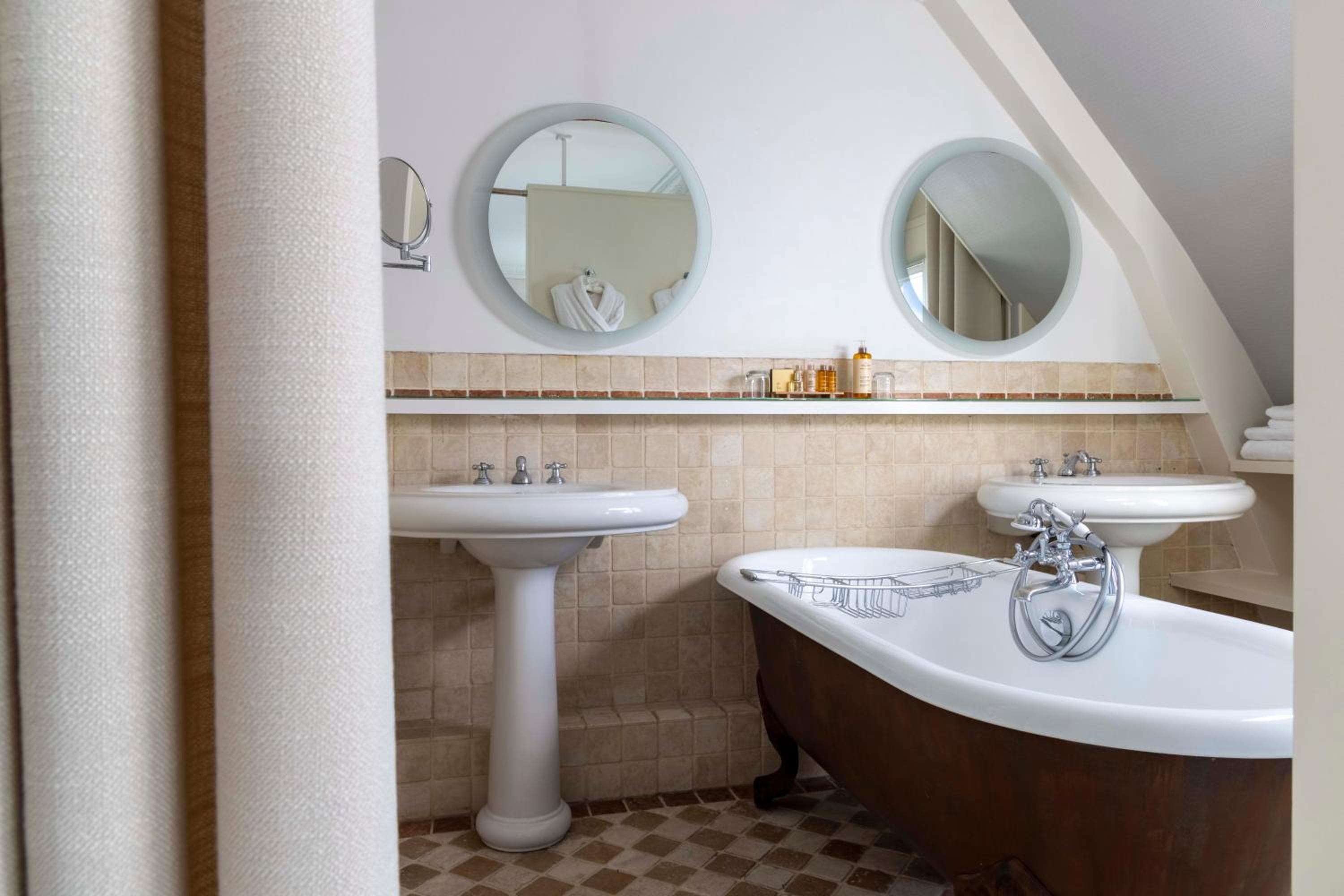 Hotel Banville — 24