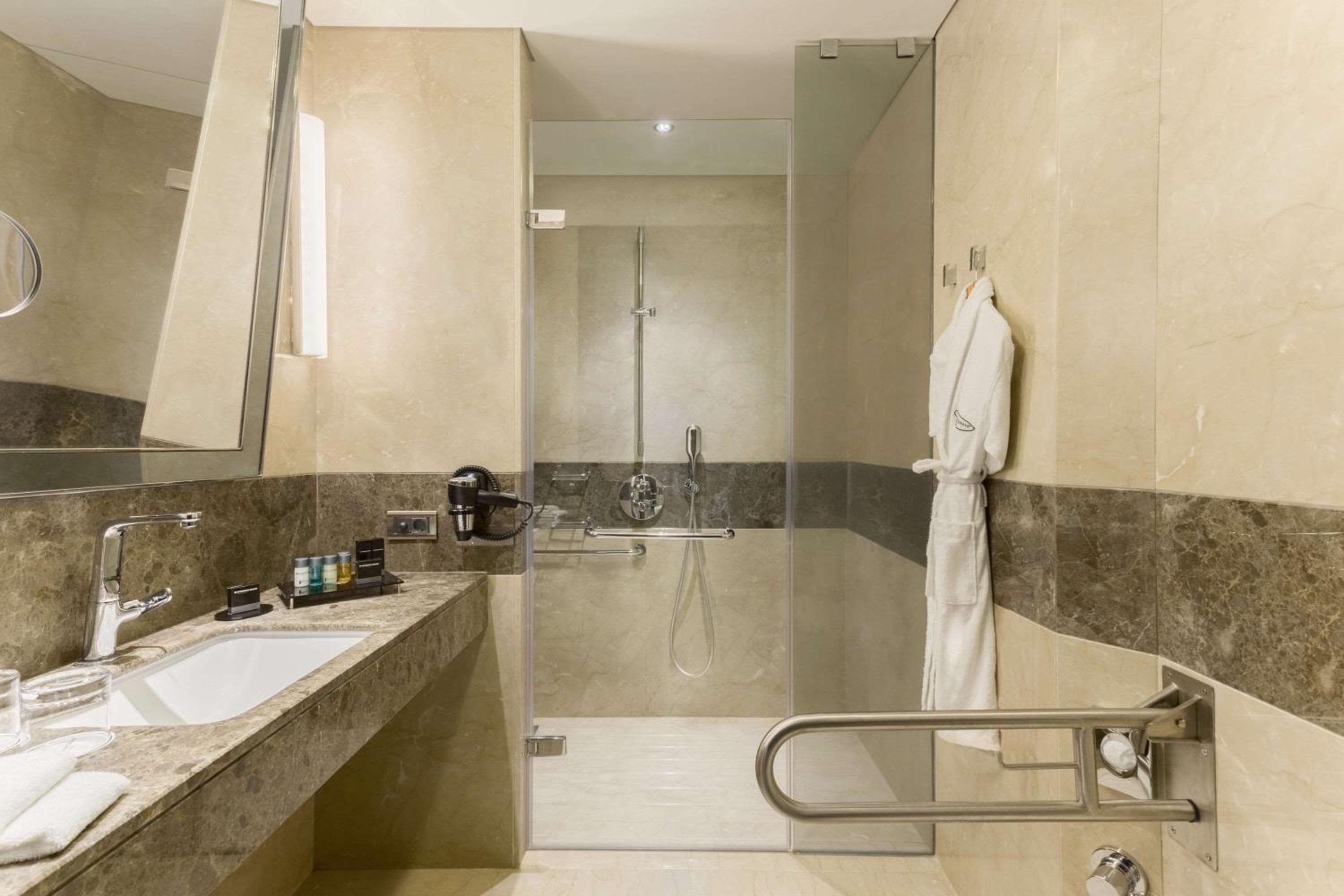 Wyndham Grand Istanbul Europa — 12