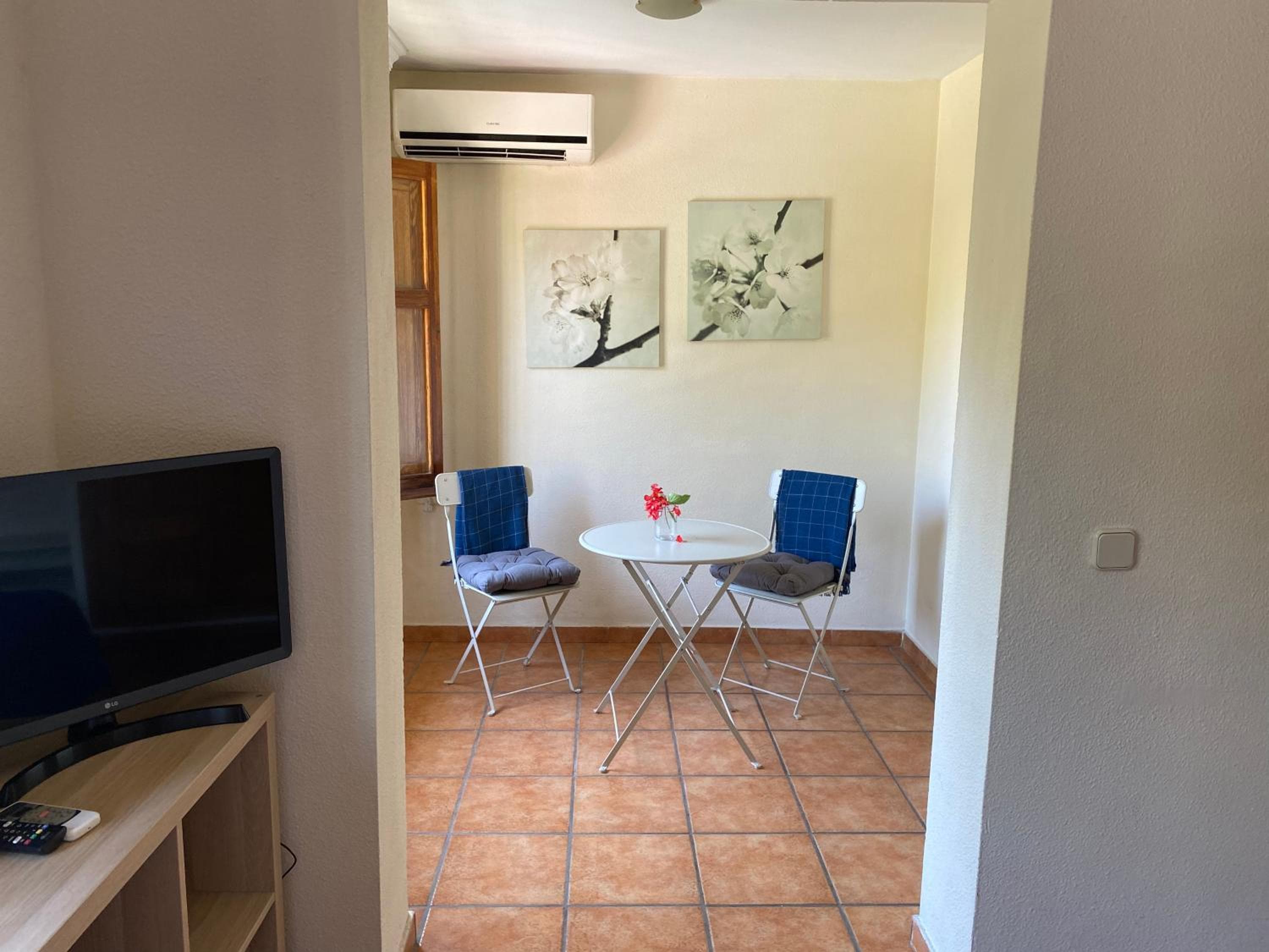 Hostal Moscatel — 28