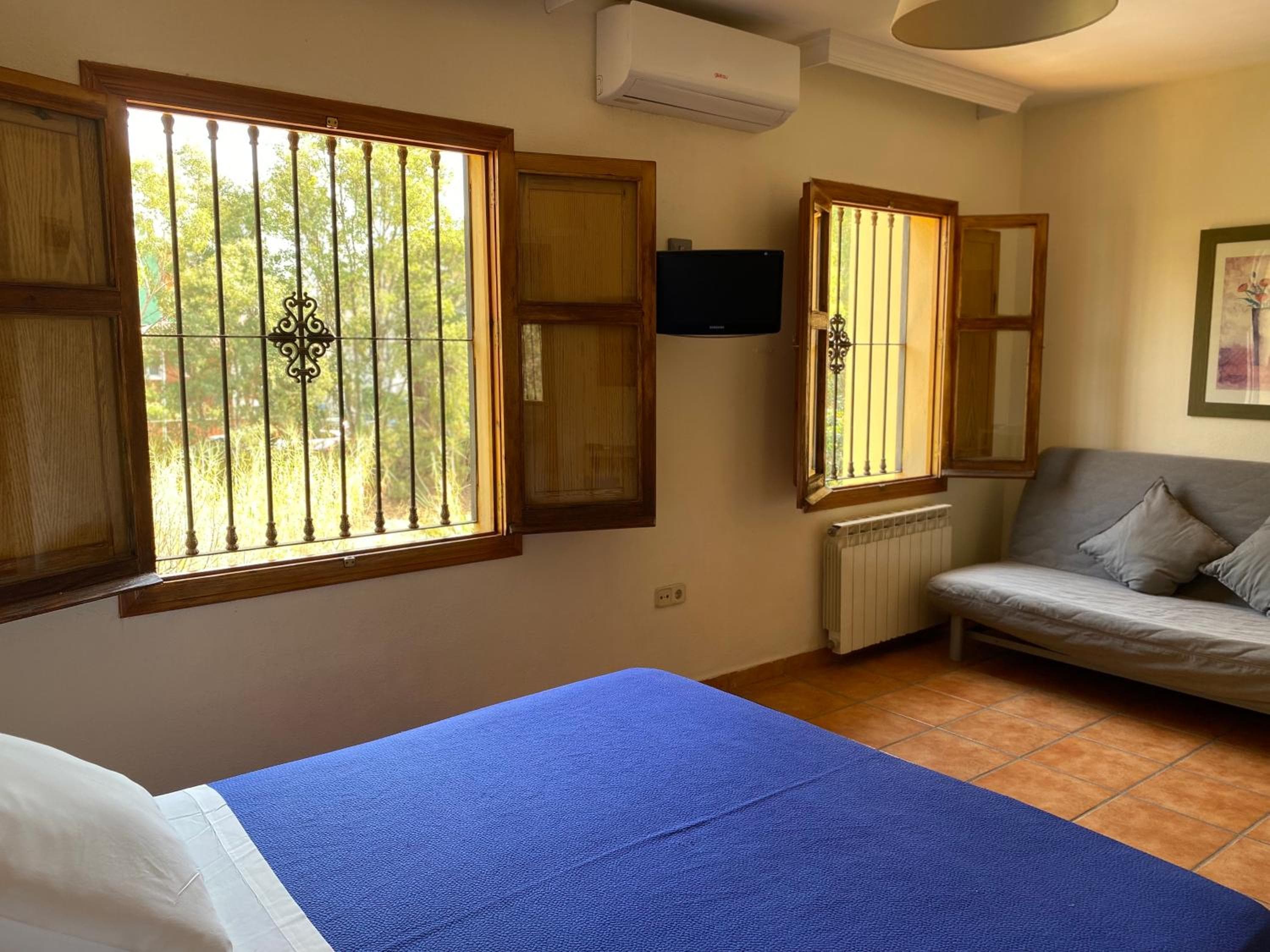 Hostal Moscatel — 25