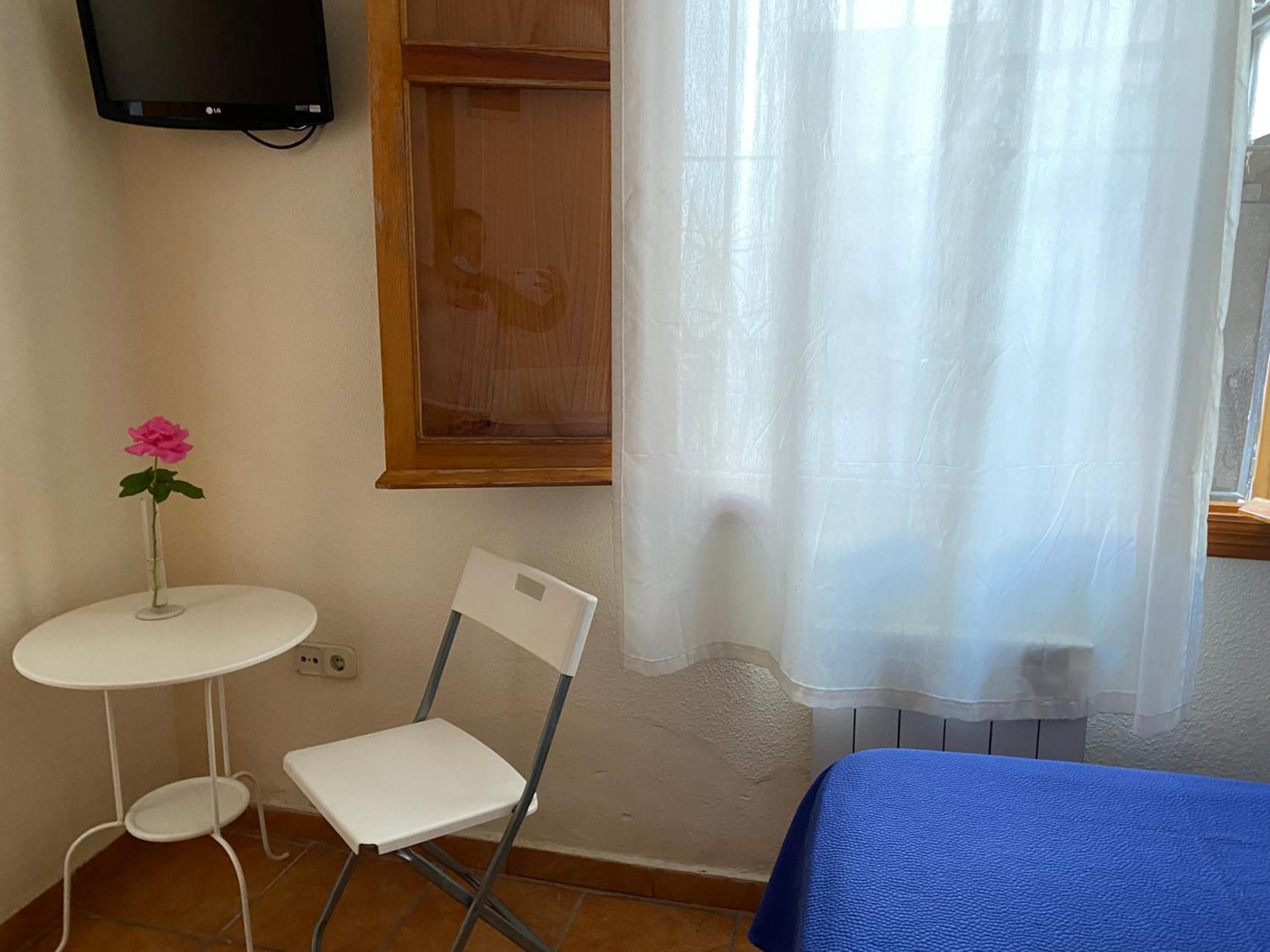 Hostal Moscatel — 18