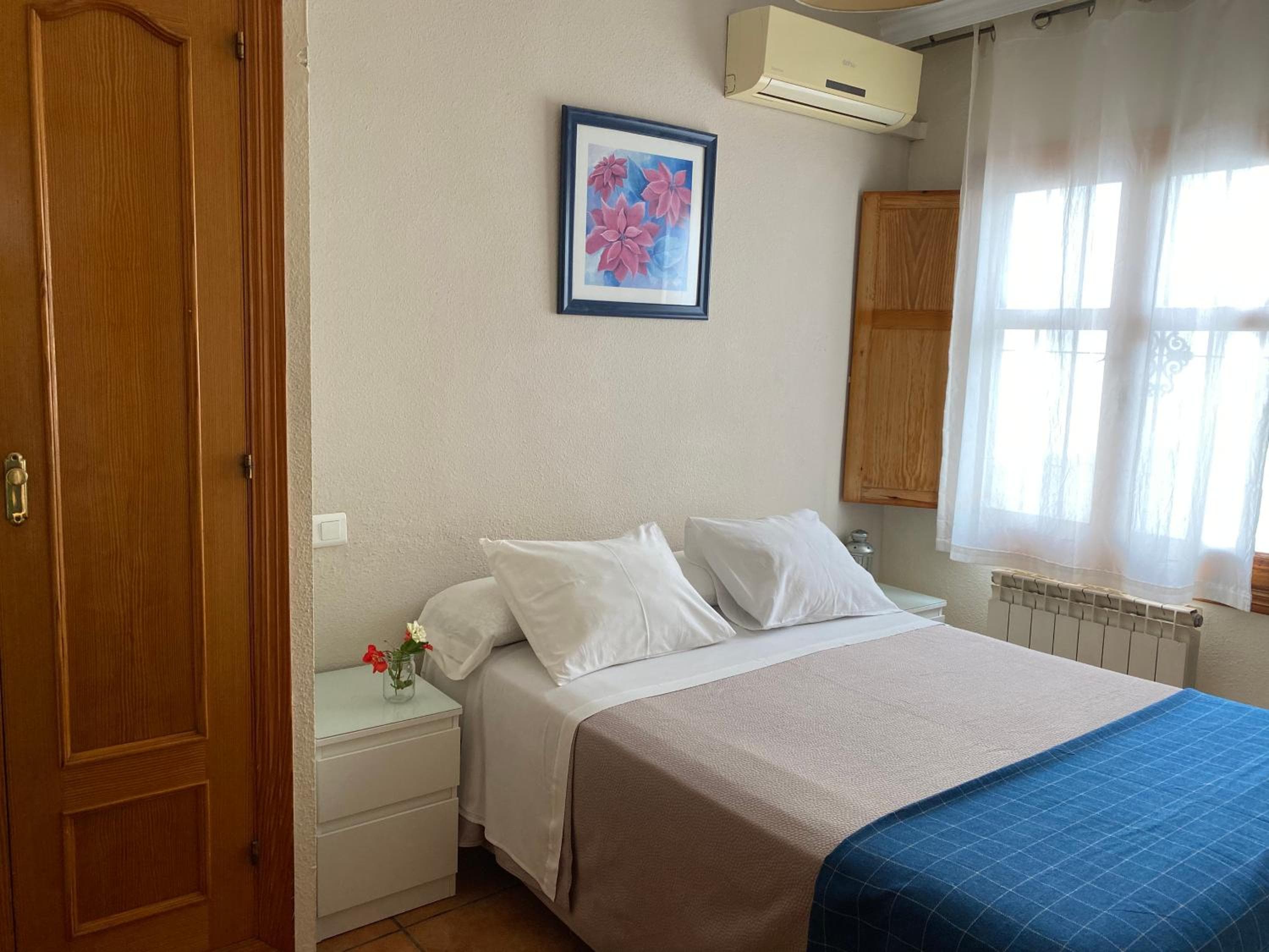 Hostal Moscatel — 7