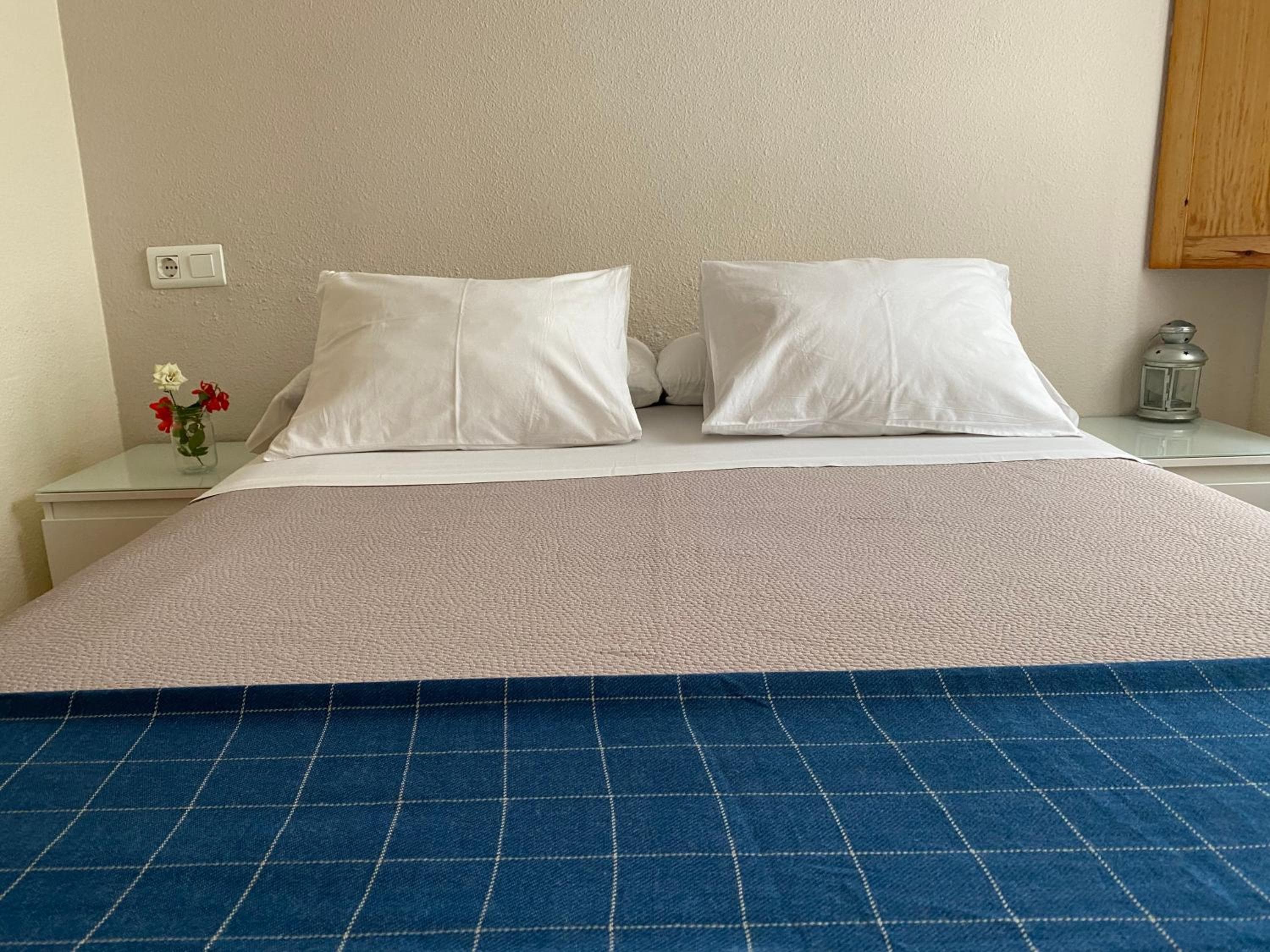 Hostal Moscatel — 14