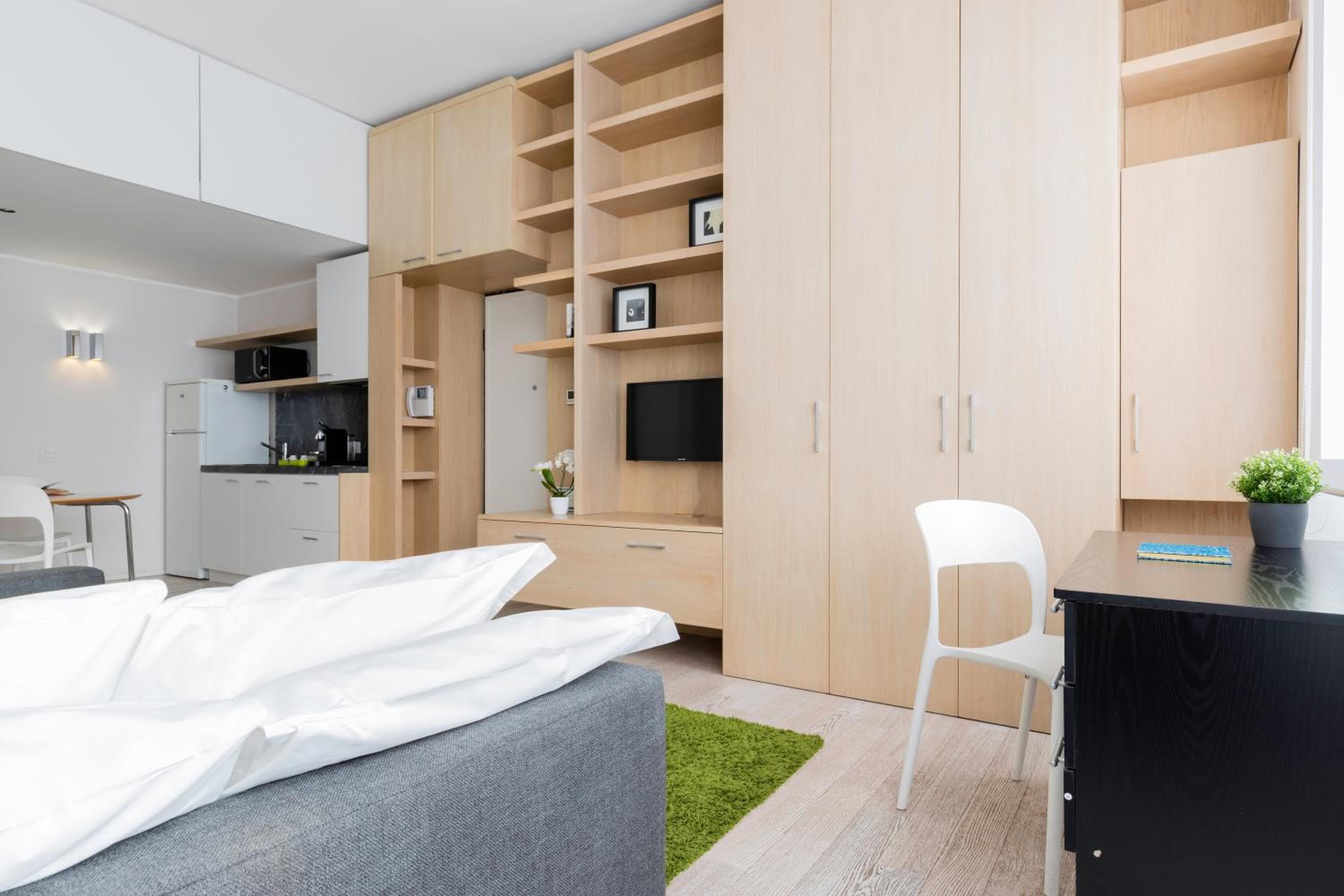 Milan Retreats — 6