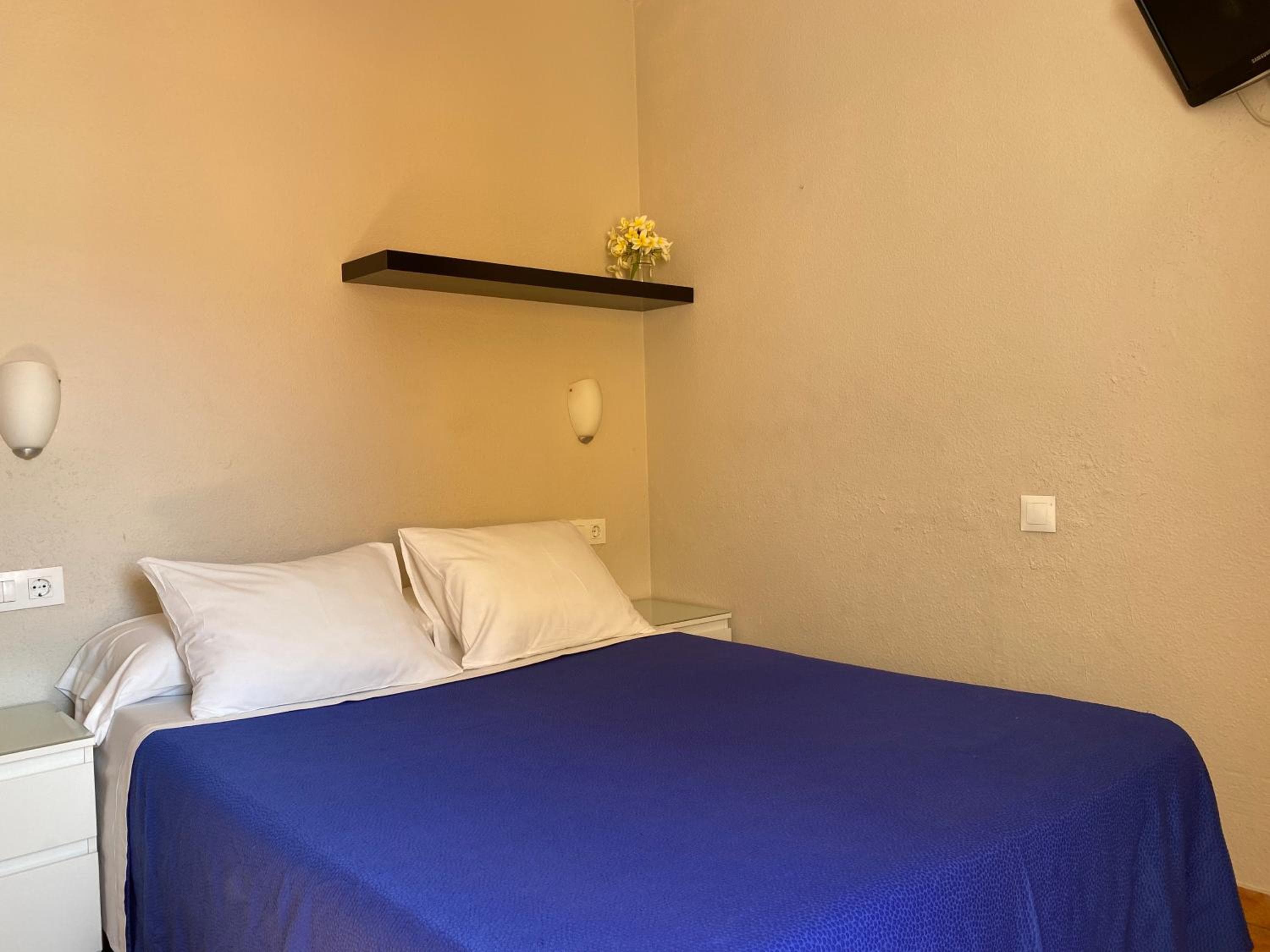 Hostal Moscatel — 24