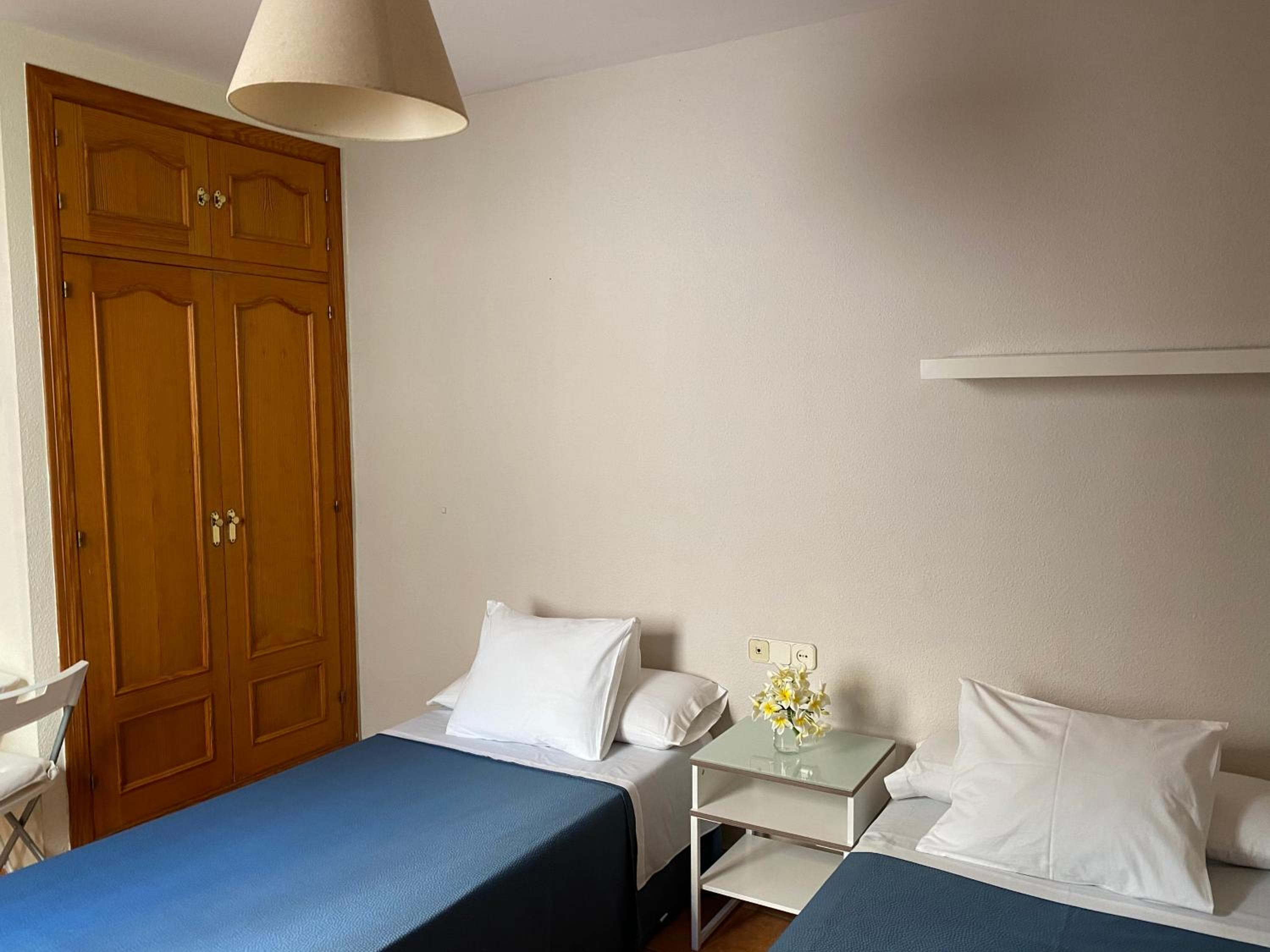 Hostal Moscatel — 9