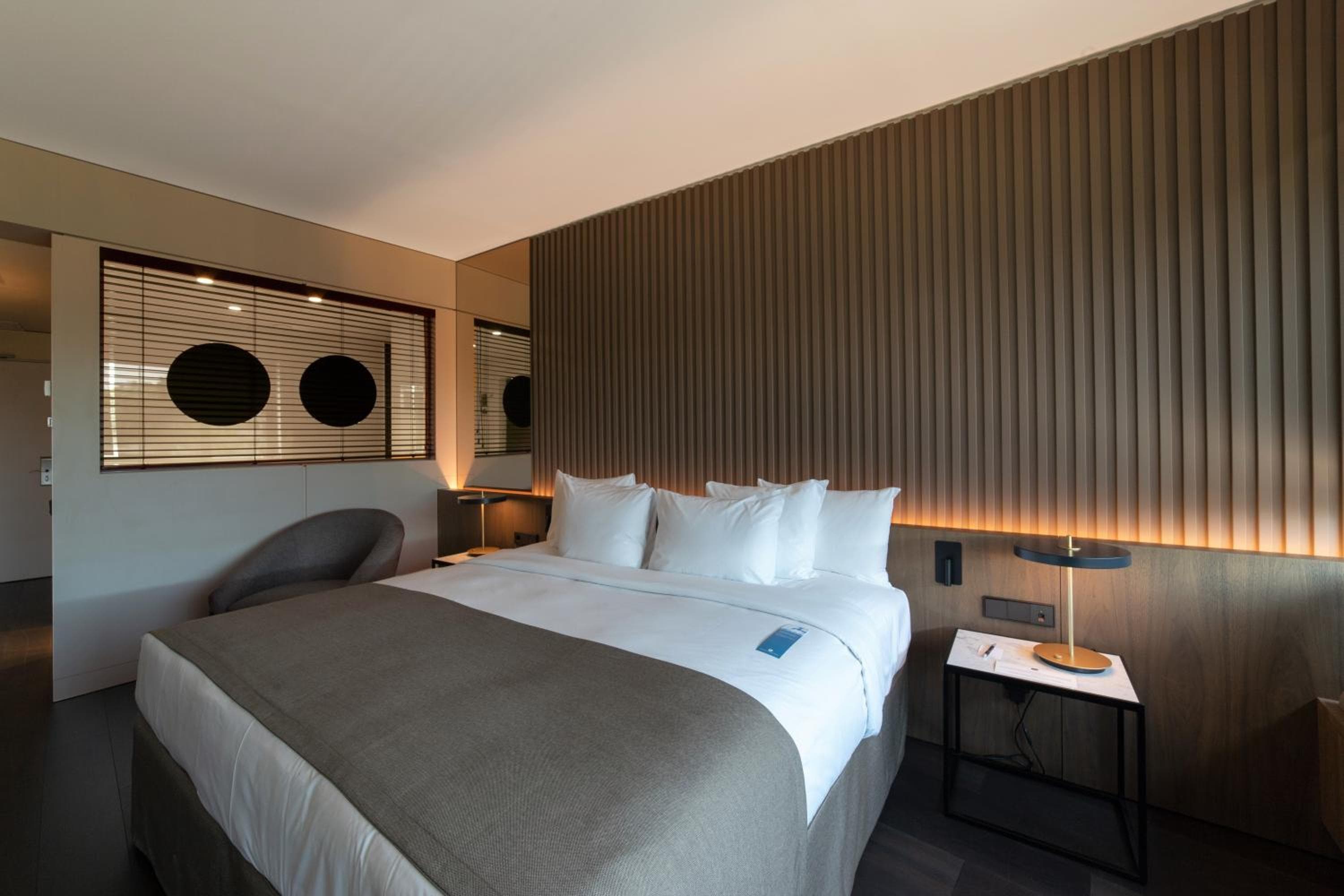 BAH Barcelona Airport Hotel — 8