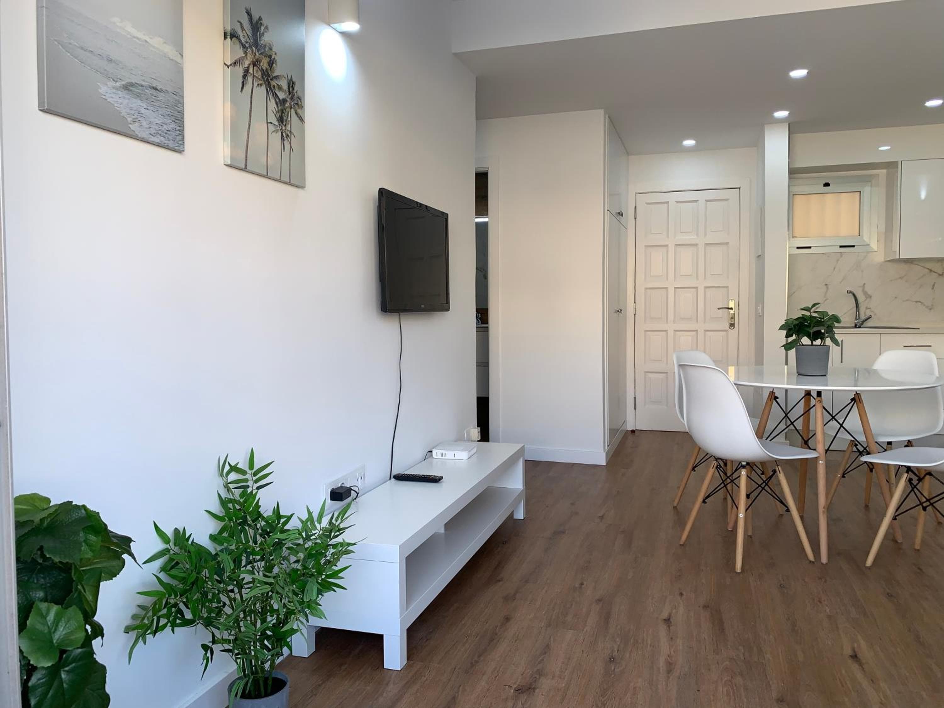 FANTASTIC APARTMENT. LOS CRISTIANOS. FREE WIFI. — 2