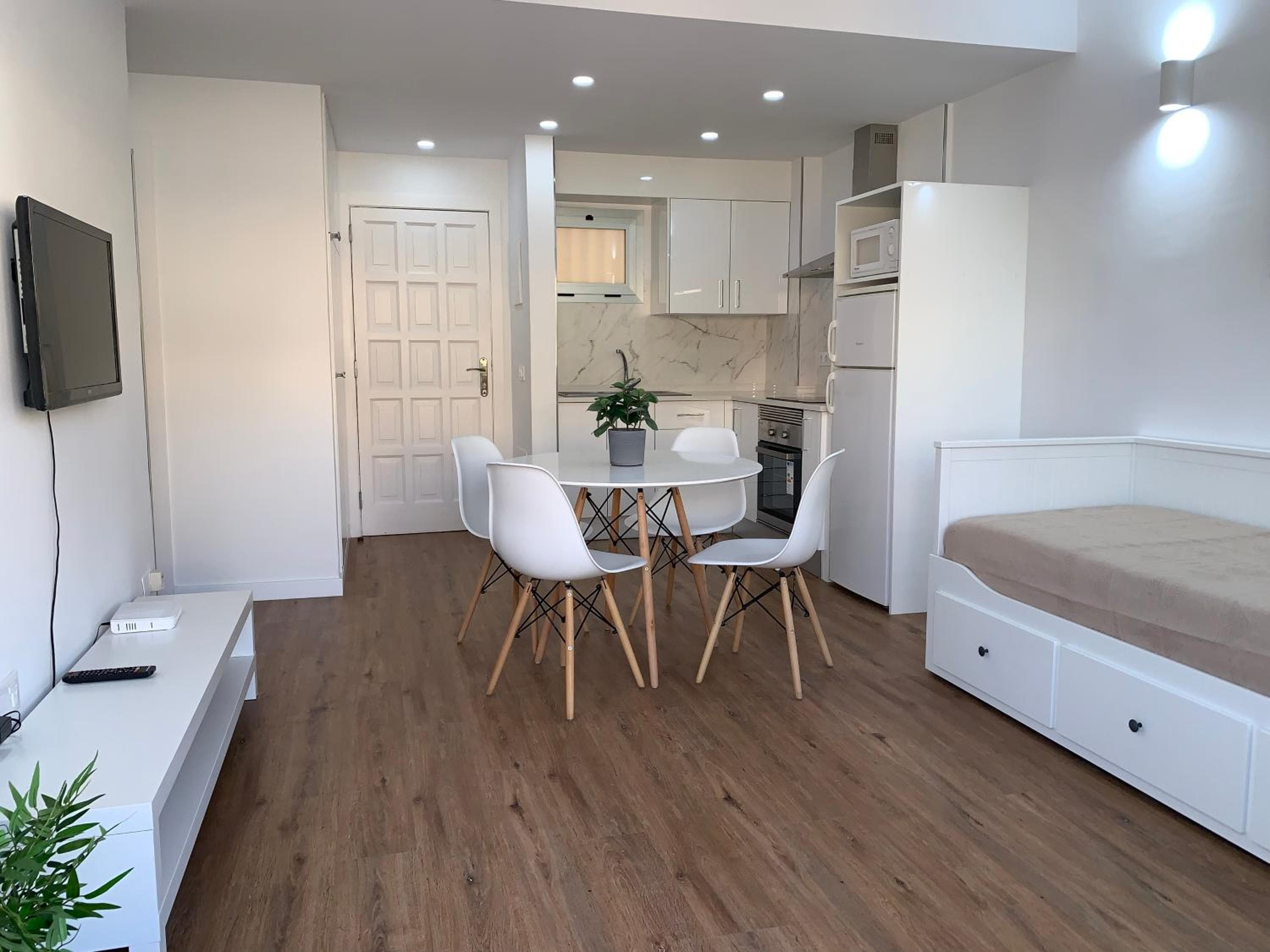 FANTASTIC APARTMENT. LOS CRISTIANOS. FREE WIFI. — 1