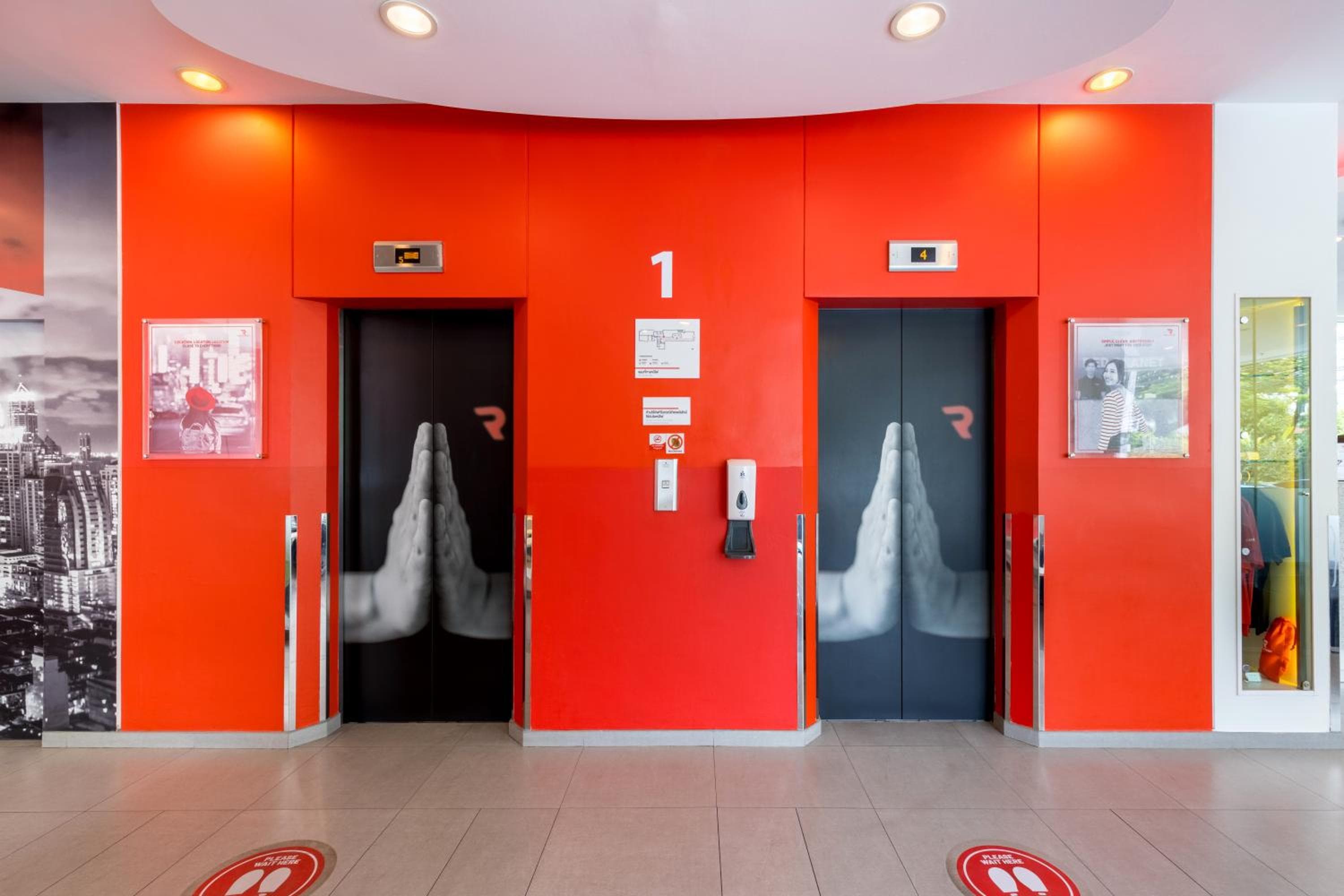 Pianeta Rosso Bangkok Asoke - SHA Extra Plus — 9