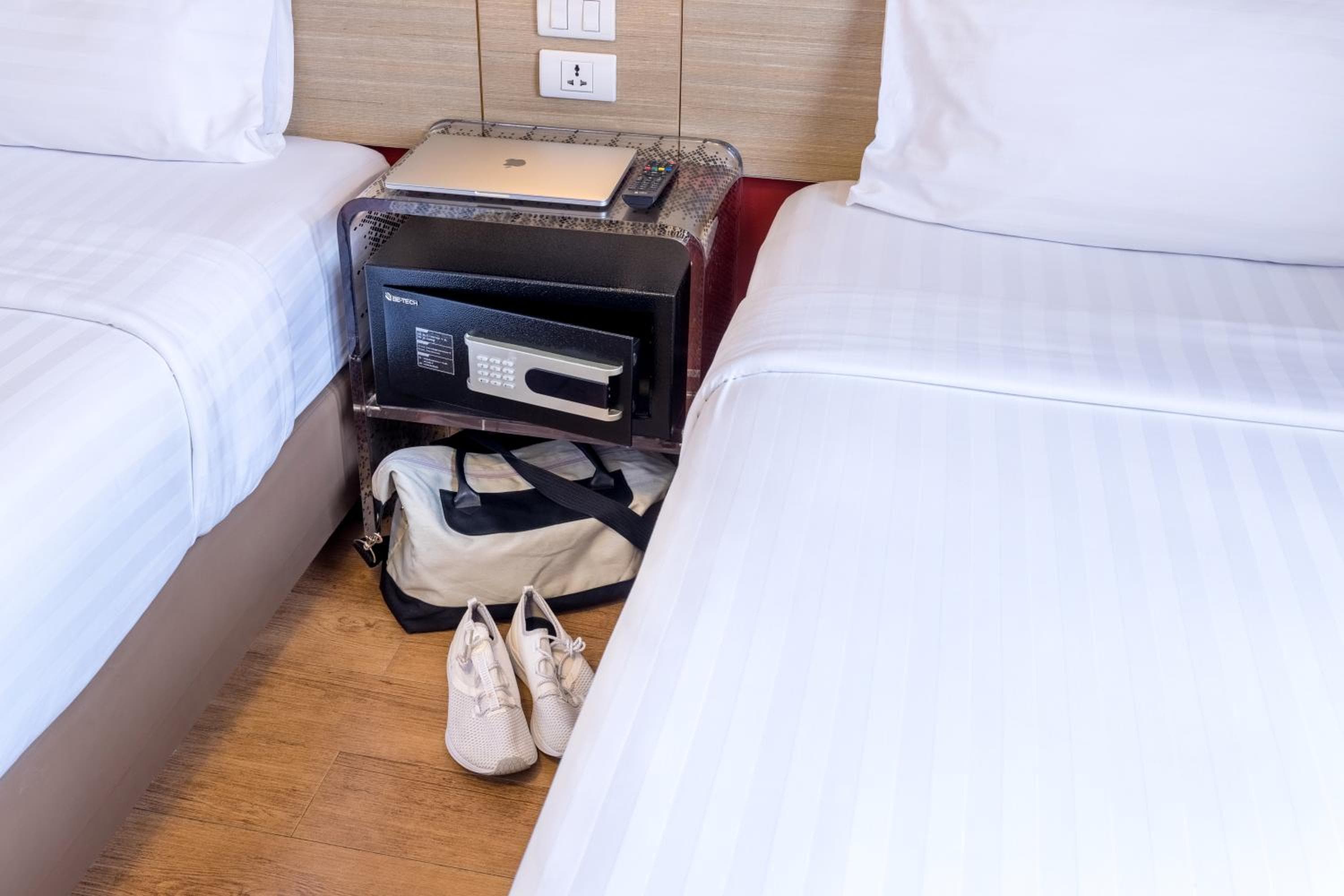 Pianeta Rosso Bangkok Asoke - SHA Extra Plus — 20