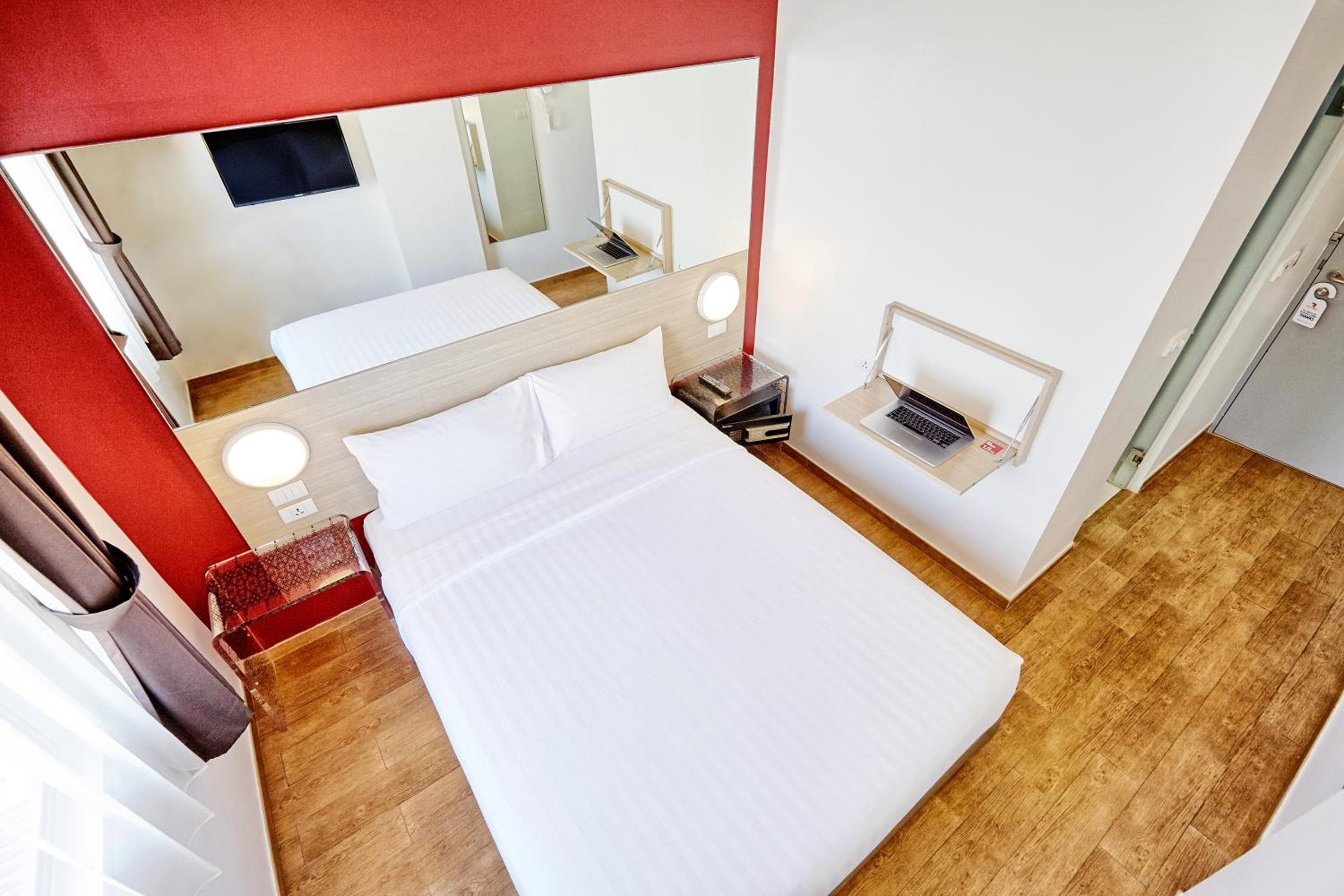 Pianeta Rosso Bangkok Asoke - SHA Extra Plus — 30