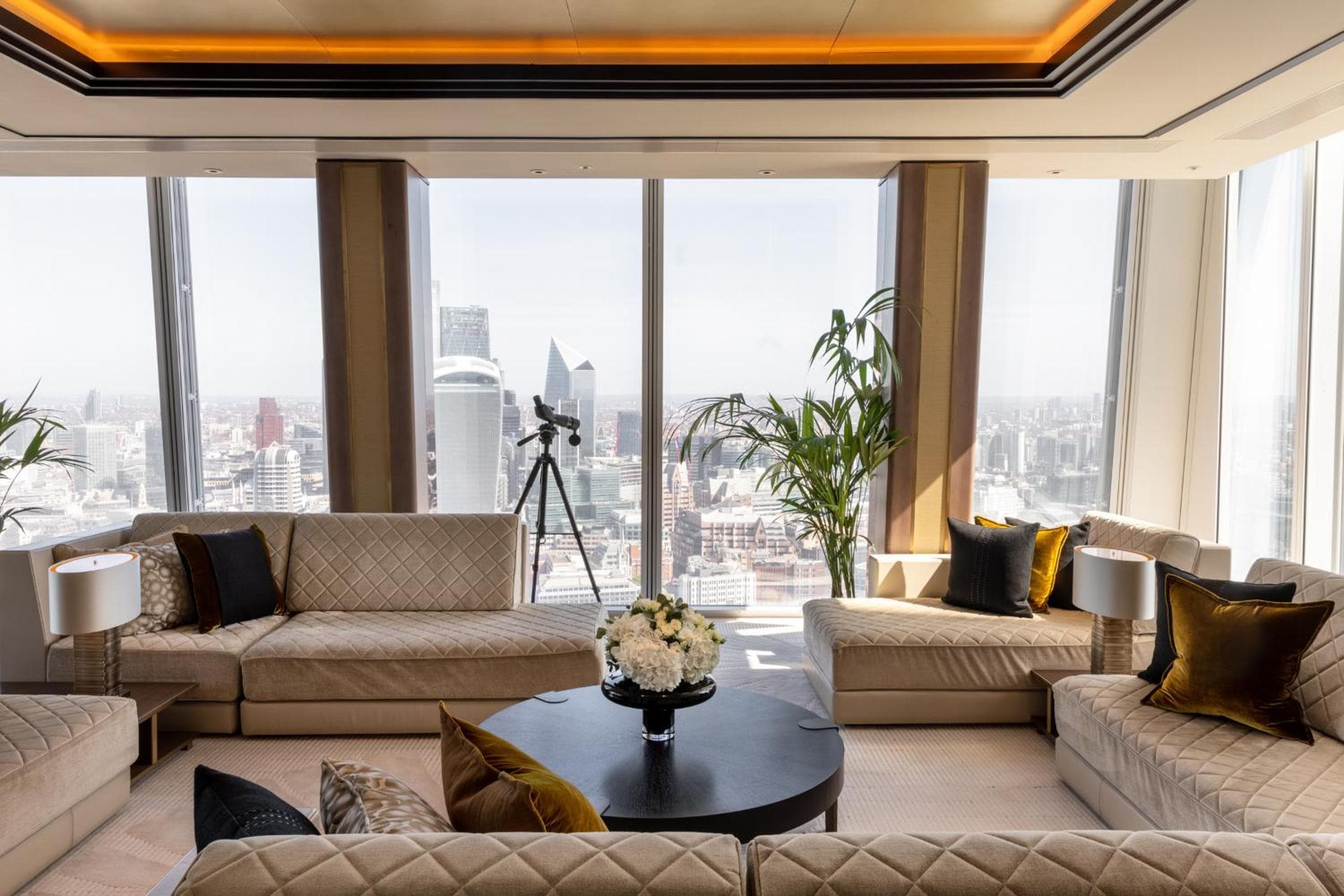 Shangri-La The Shard, Londra — 25