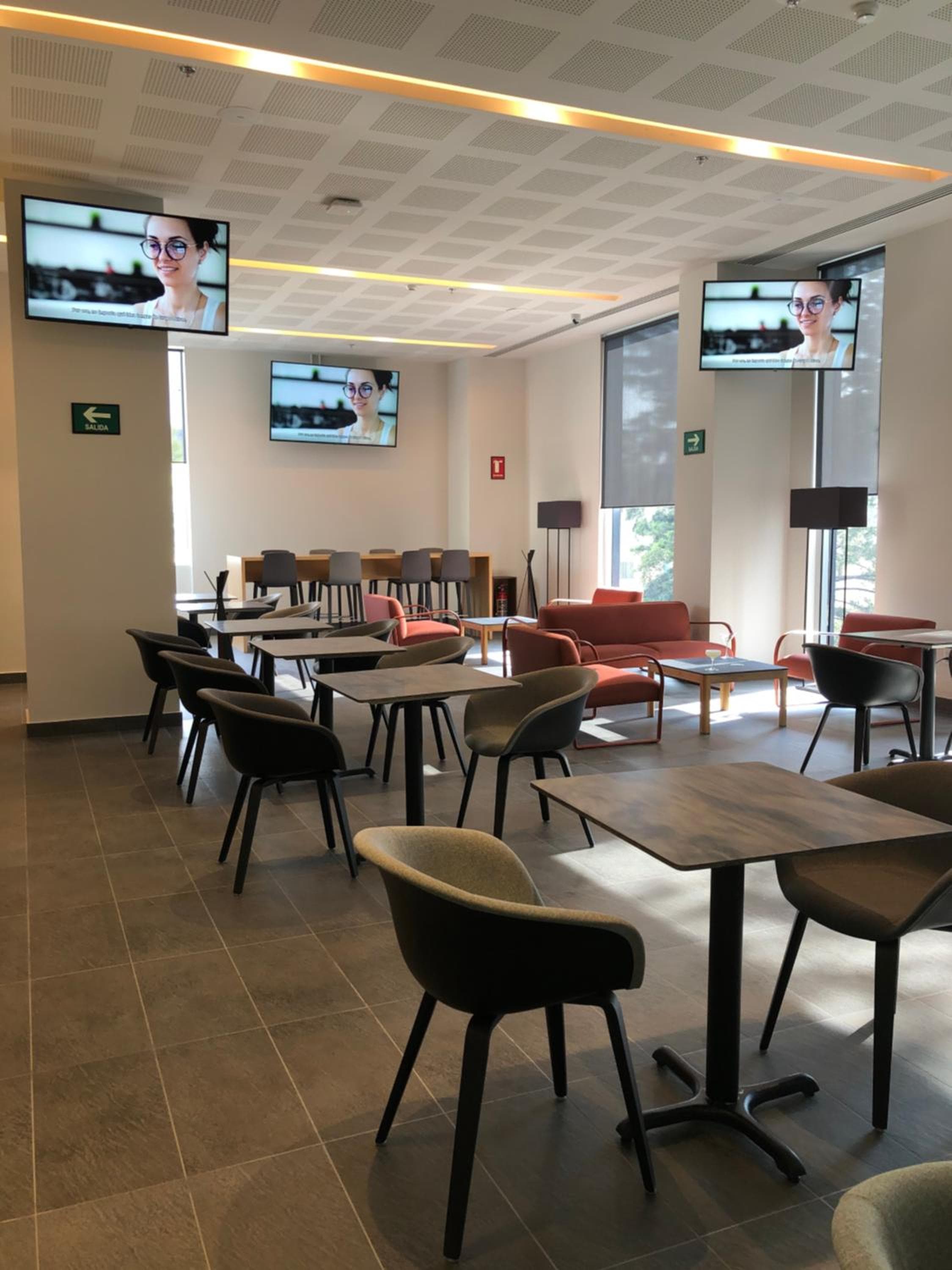 Galeria Plaza San Jeronimo — 27