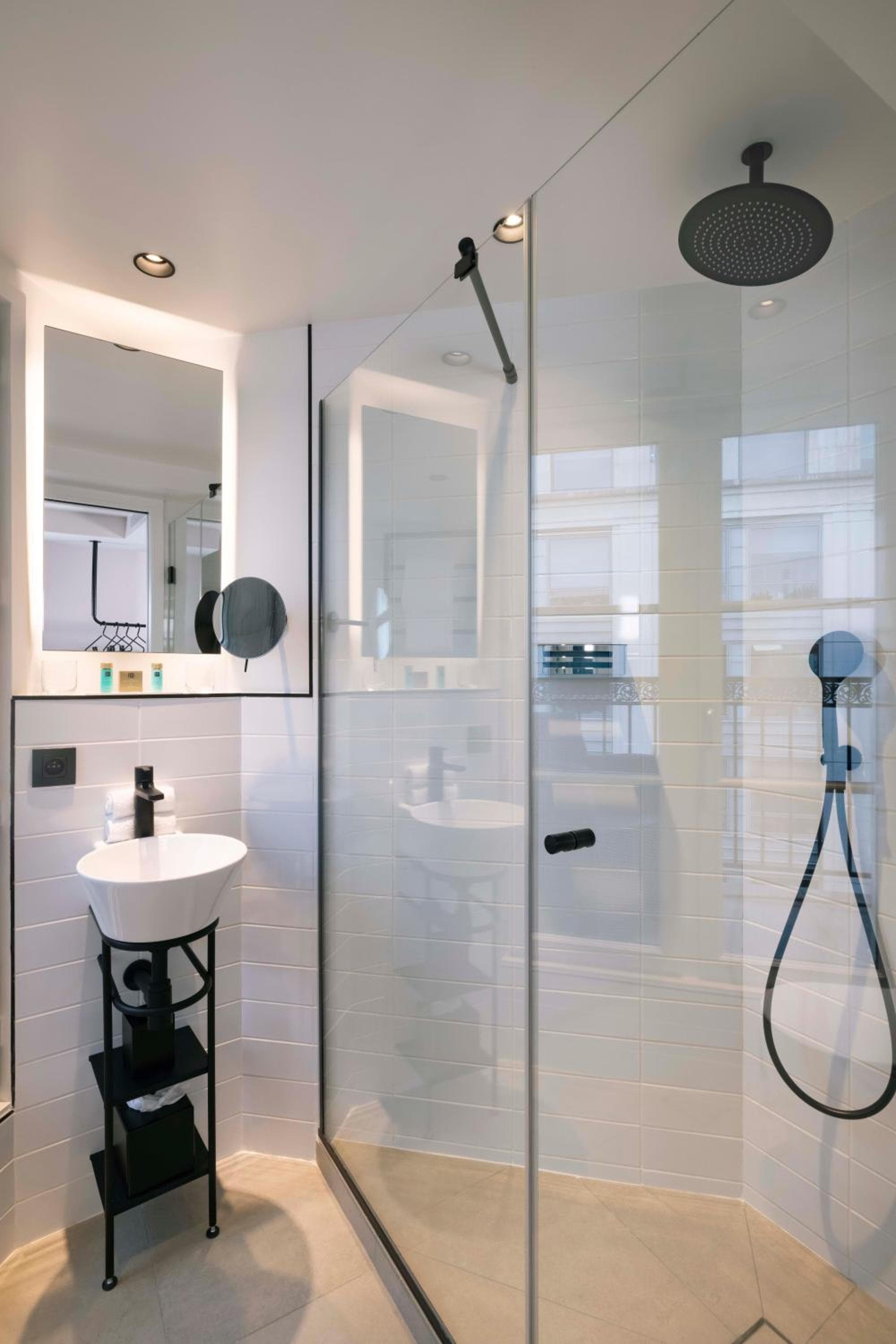 Le 12 Hôtel — 7